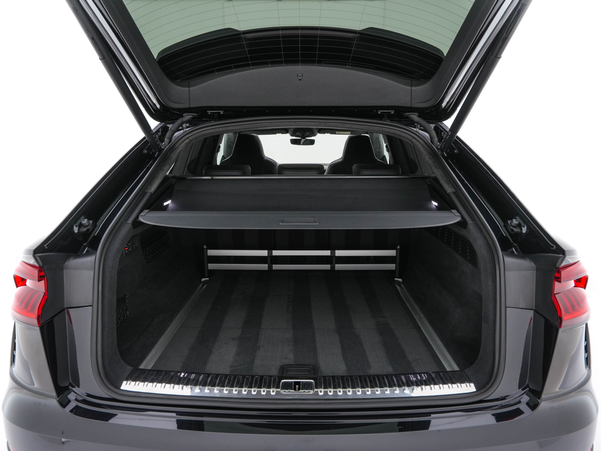 Audi RS Q8 4.0 TFSI Quattro * PANO | MILLTEK-EXHAUST | CERAMIC-BRAKES | CARBON-PACK | LEATHER | MEMORY-PACK | 4-WHEEL-STEERING | AIRSUSPENSION | BANG&OLUFSEN | ADAPTIVE-CRUISE | BLINDSPOT | TOPVIEW | SOFTCLOSE |  ....