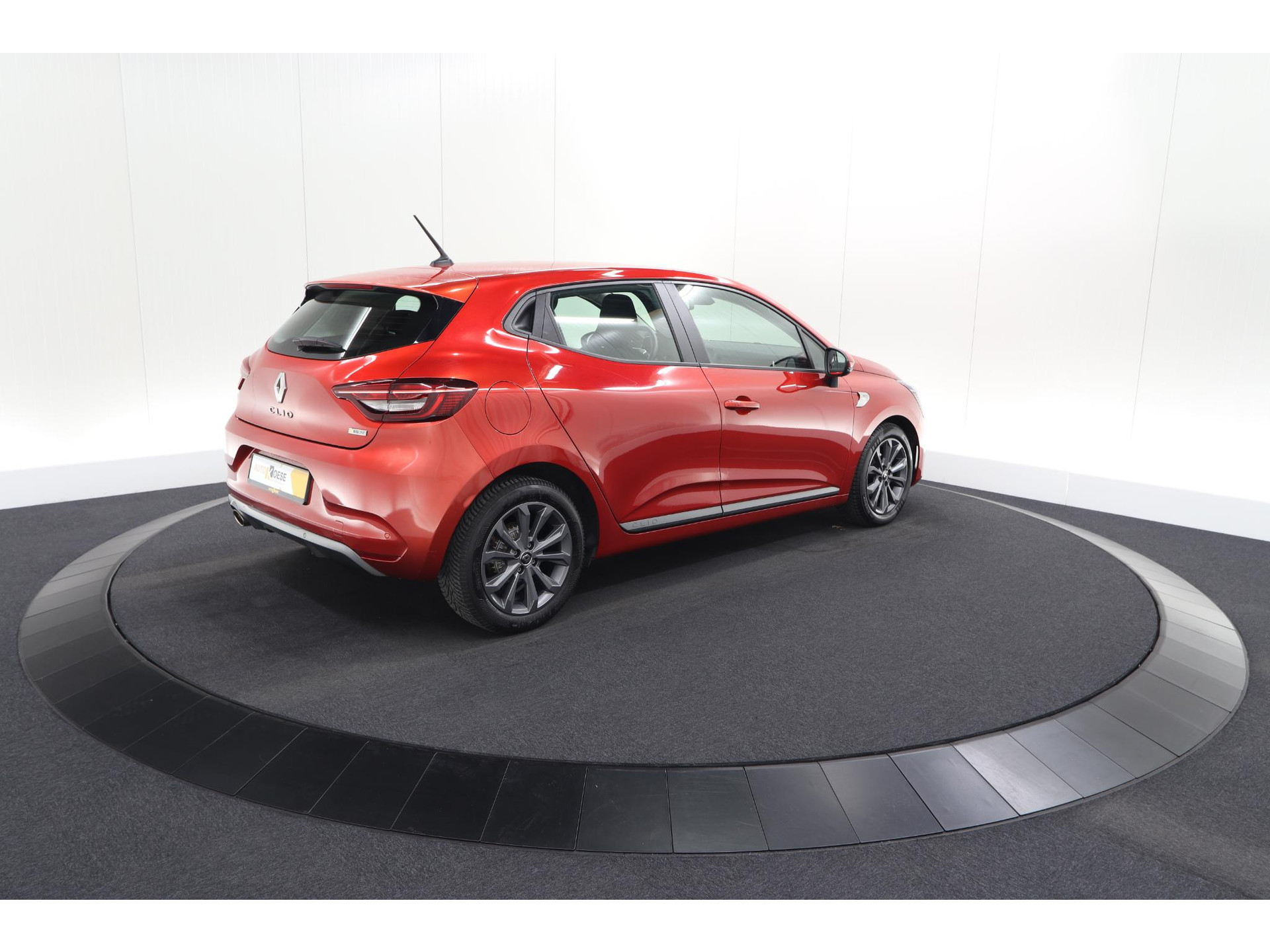Renault Clio TCe 100 Zen | R.S. Line Pack | Allseason Banden | Apple Carplay | Parkeersensoren