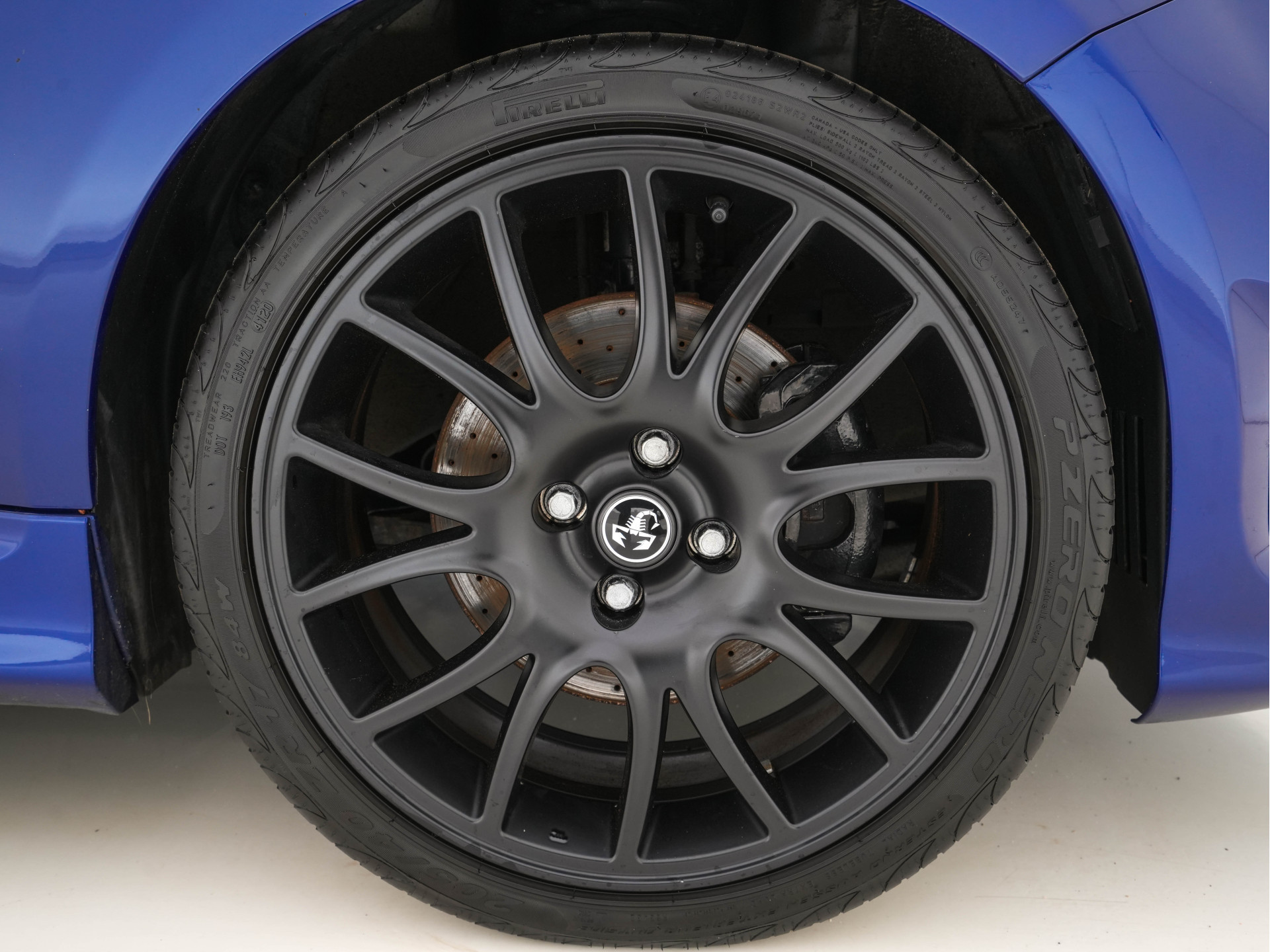 Abarth 500 C 1.4 T-Jet 595 Yamaha Factory Racing Edition Monster [ 1 of 2000 ] (INCL-BTW ) *! POCKET-ROCKET ! | NAVI-FULLMAP | XENON | CARPLAY | SPORT-EXHAUST | DAB | SPORT-SEATS | 17"ALU*