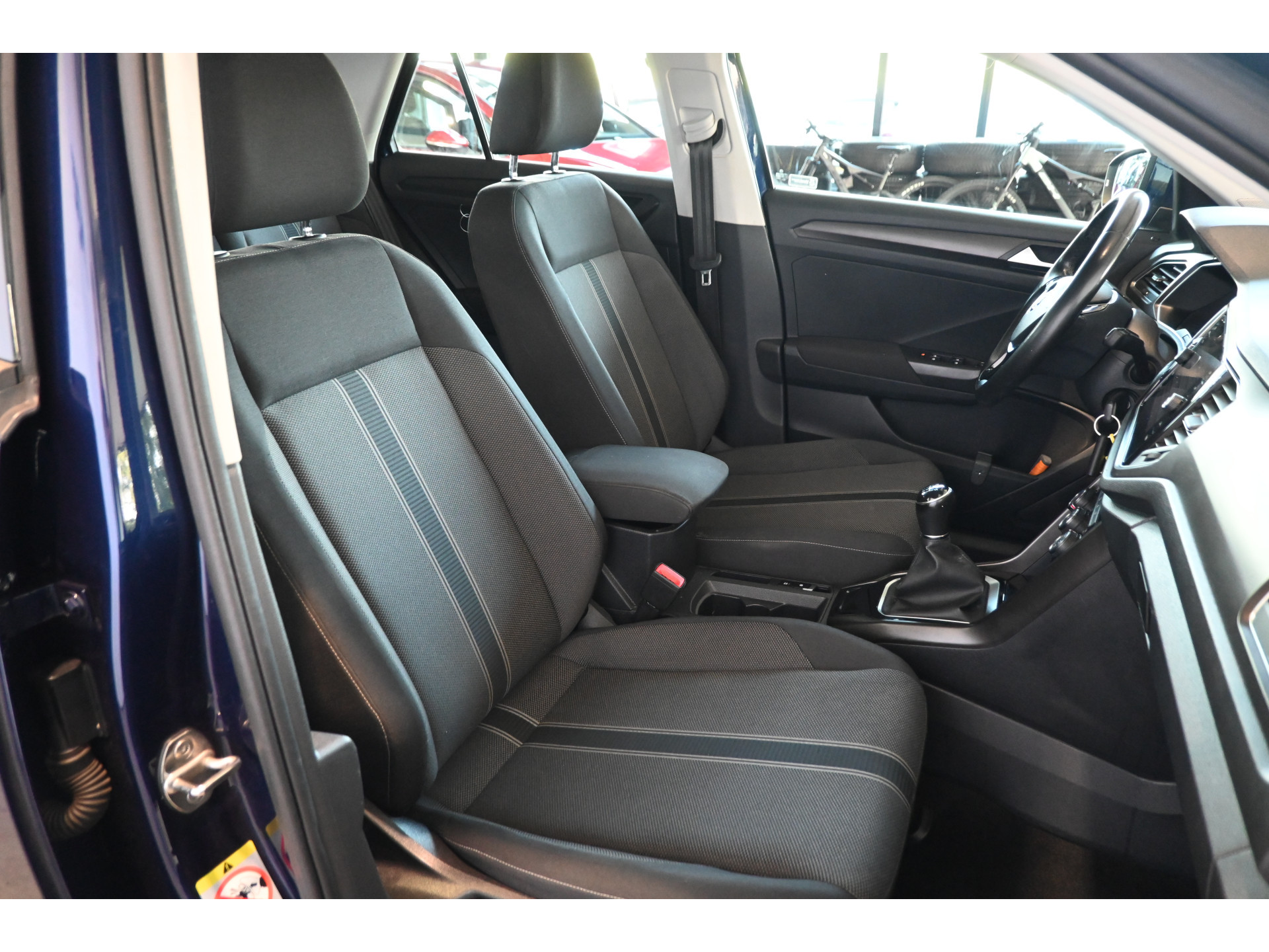 Volkswagen T-Roc 1.0 TSI Style Clima Adaptieve cruise Navigatie PDC Licht metaal Inruil mogelijk