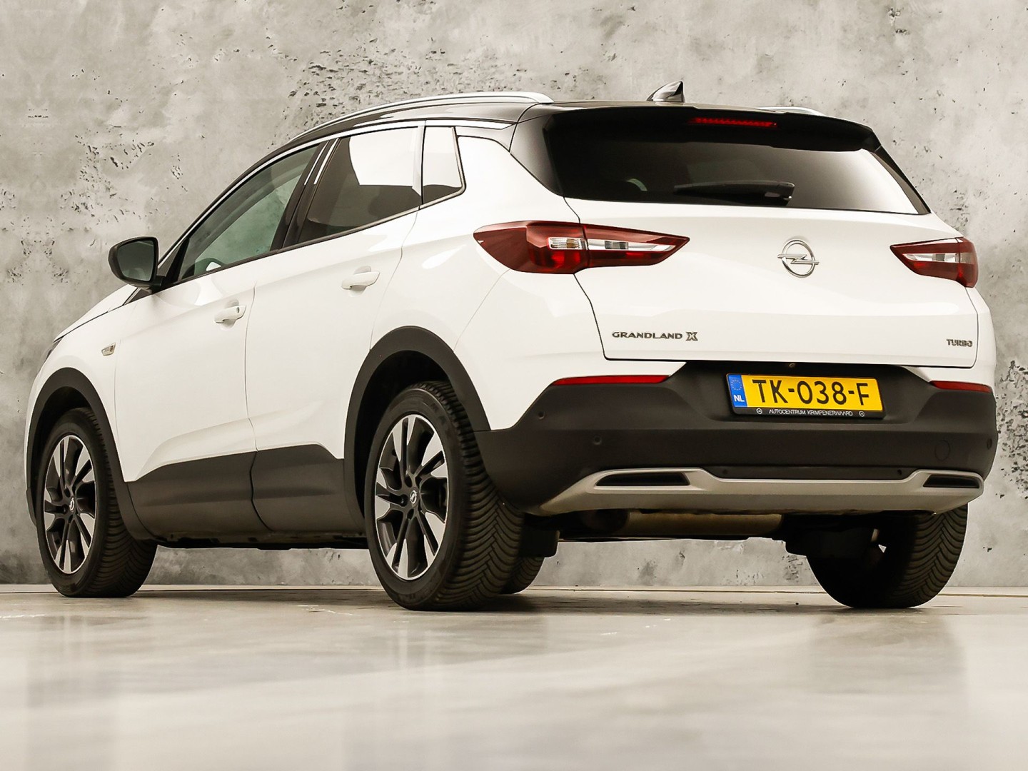 Opel Grandland X 1.2 Turbo Innovation Sport (APPLE CARPLAY, STOELKOELING/VERWARMING, MEMORY SEAT, 360 CAMERA, LEDER, GETINT GLAS, STUURWIEL VERWARMD, NIEUWE APK, NIEUWSTAAT)