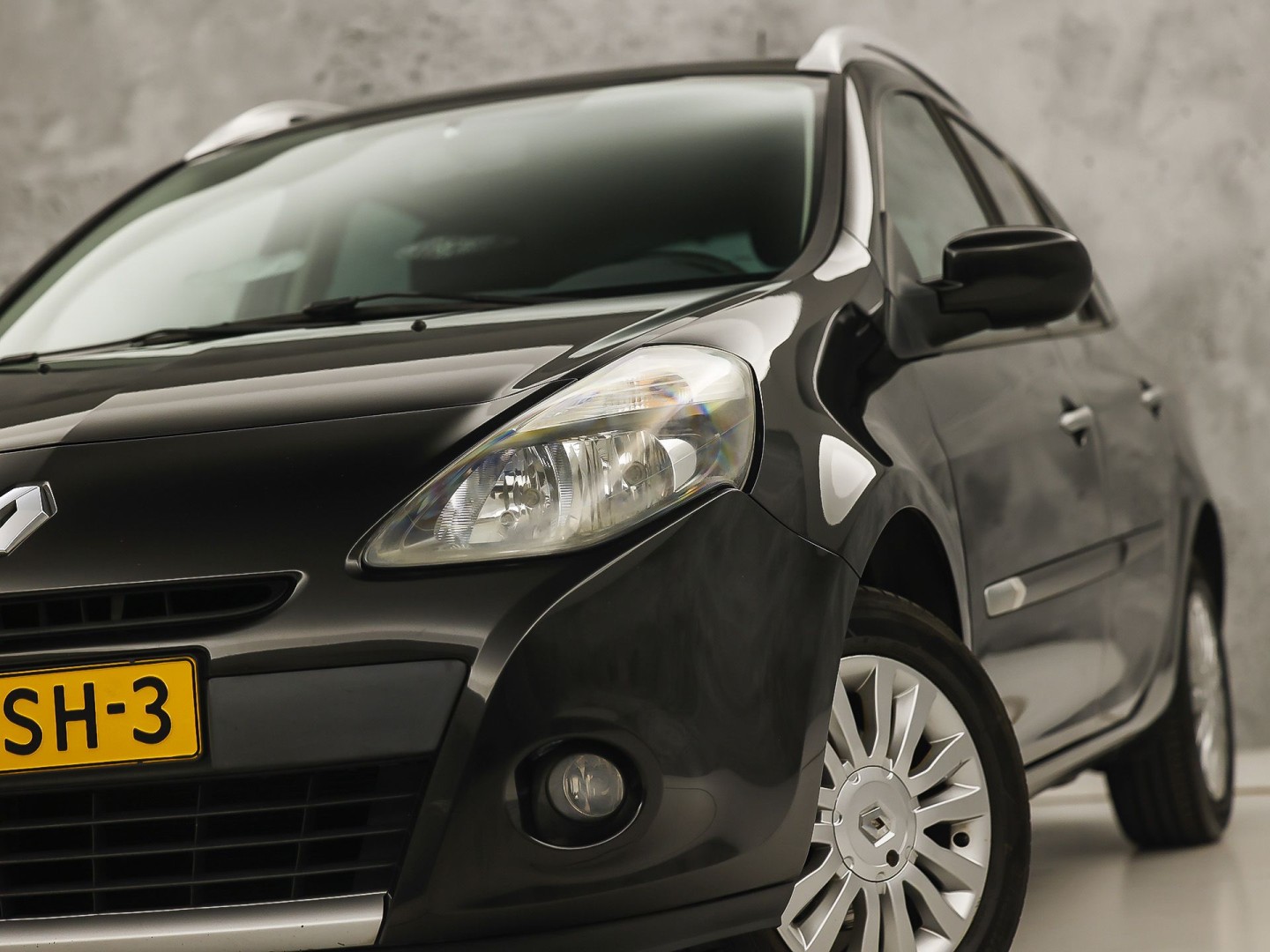 Renault Clio Estate 1.2 TCE Collection (AIRCO, ELEK RAMEN, CRUISE, SPORTSTOELEN, GETINT GLAS, LM VELGEN, NIEUWSTAAT)