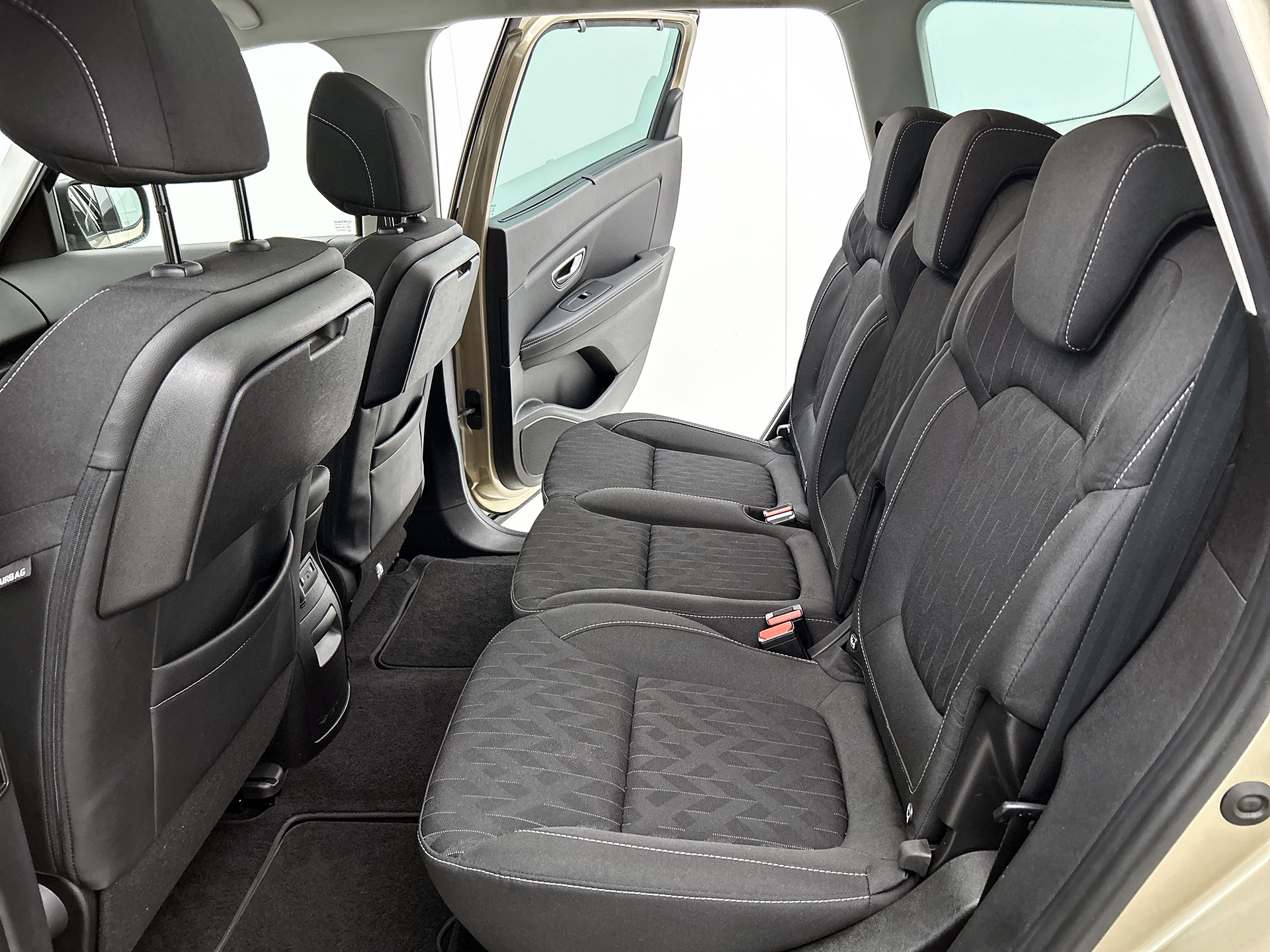 Renault Grand Scénic 1.3 TCe 116PK Limited 1e EIGENAAR | DEALER ONDERHOUDEN | PANORAMDAK | NAVI | PARK. SENSOREN V+A