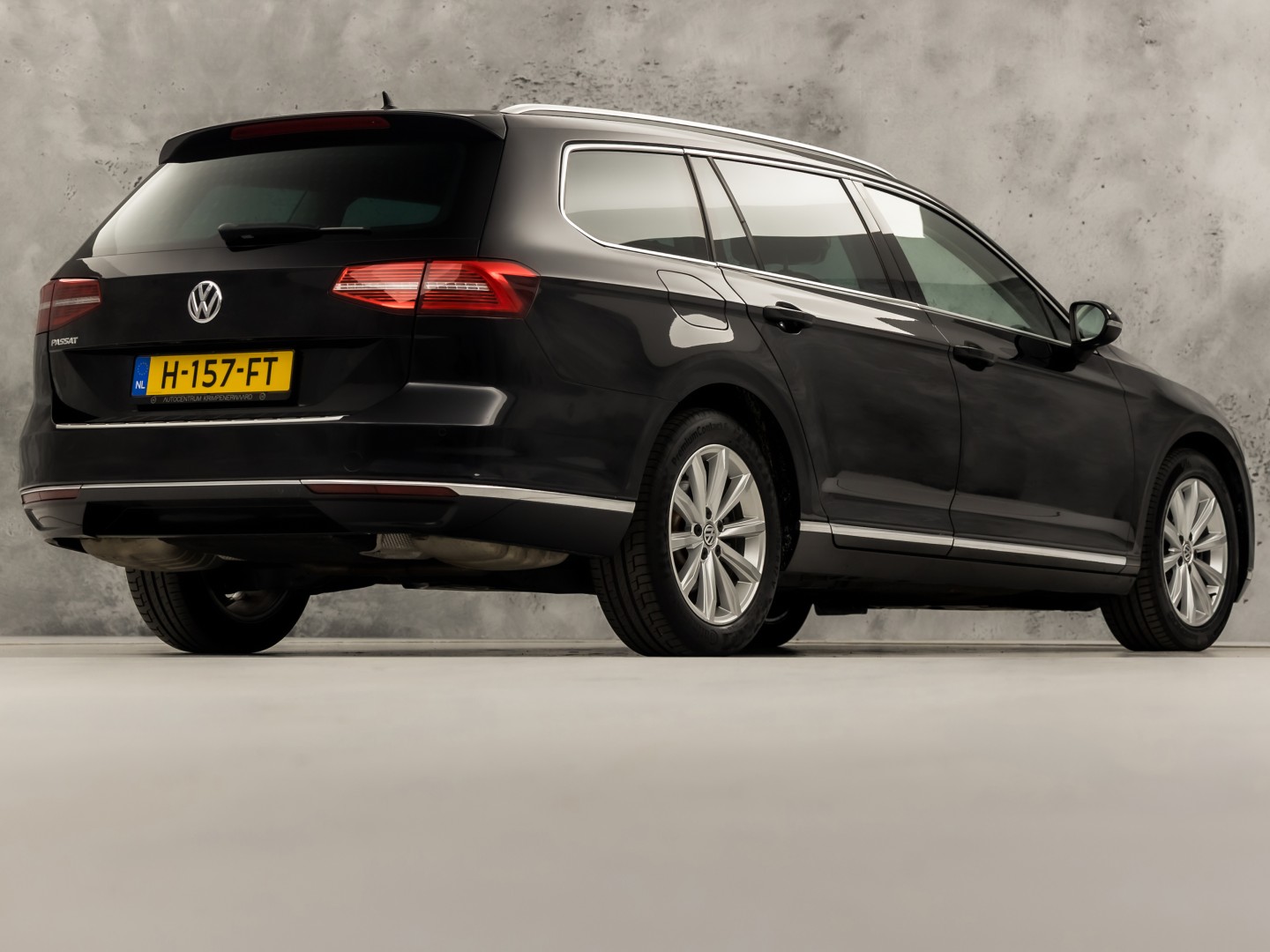 Volkswagen Passat Variant 1.5 TSI Highline Sportline 150Pk Automaat (VIRTUAL COCKPIT, APPLE CARPLAY, GROOT NAVI, CAMERA, LEDER/ALCANTARA, GETINT GLAS, KEYLESS, NIEUWSTAAT)