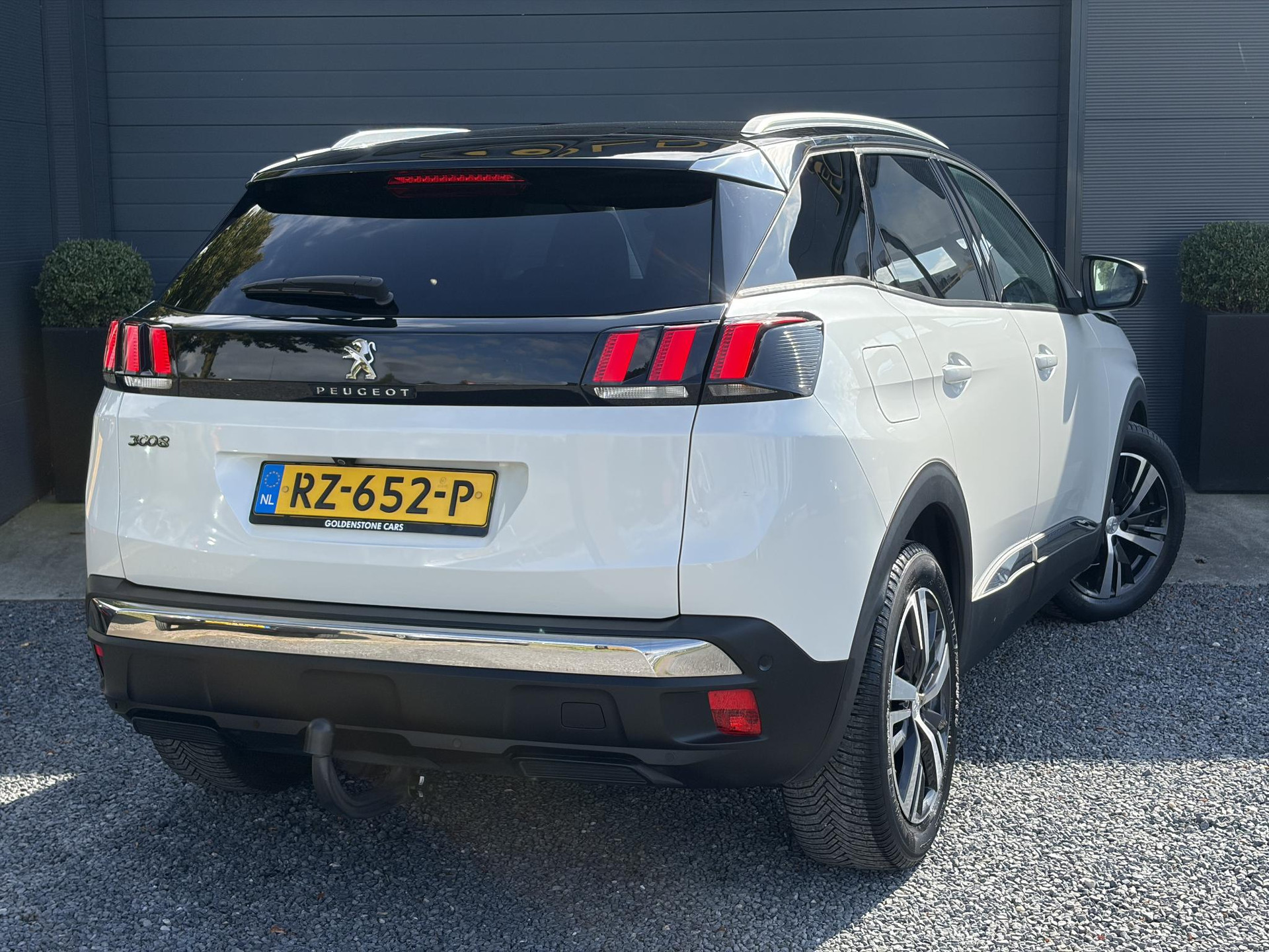 Peugeot 3008 1.2 PureTech Allure ✓1e Eigenaar✓D-riem vv 2024✓360° Camera✓Navi✓Trekhaak✓Carplay✓131pk✓Dealer Onderhouden✓Keyless✓Memory stoelen✓Halfleder✓Pdc V+A✓Stoelverw✓Dodehoeksensor✓17''Lm velgen✓N.A.P✓Apk tot 03-2027