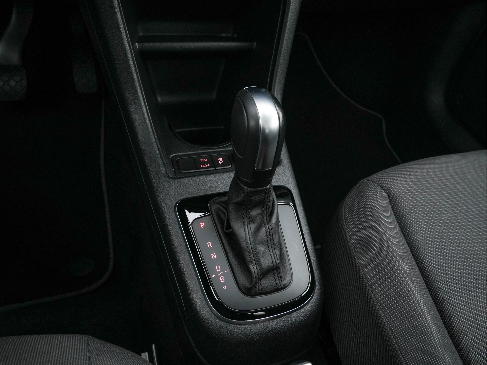 Volkswagen e-Up! {SOH-85%} (INCL-BTW) *HEATED-COMFORTSEATS | CCS-FASTLOADER | CAMERA | DAB | ECC | PDC | CRUISE*