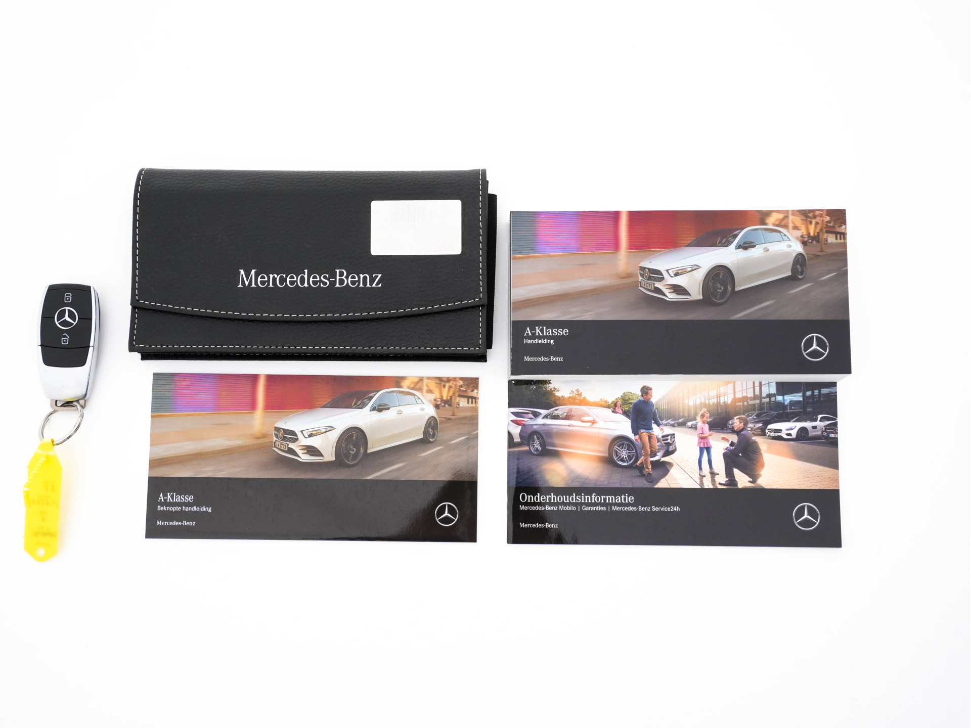 Mercedes-Benz A-klasse 160 Business Solution (INCL-BTW) *LEATHER- FABRIC | FULL-LED | WIDE-SCREEN-COCKPIT | CAMERA | NAVI-FULLMAP | HEATED-COMFORTSEATS | ECC | PRIVACY-GLASS | PDC | KEYLESS | CRUISE | CARBON-INLAY | 16''ALU*