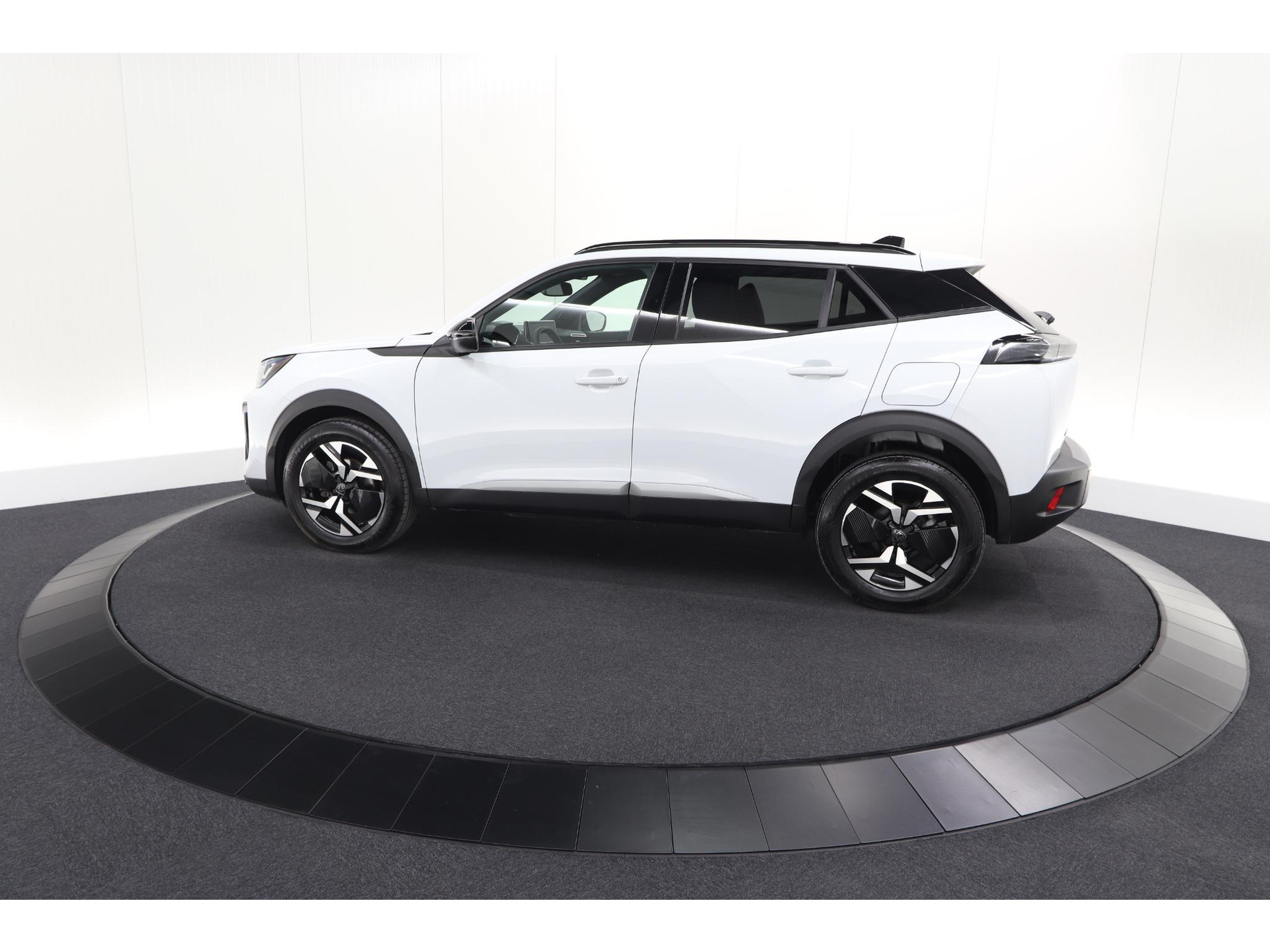 Peugeot 2008 PureTech 100 Allure | Apple Carplay | Parkeersensoren | Climate Control | Cruise Control