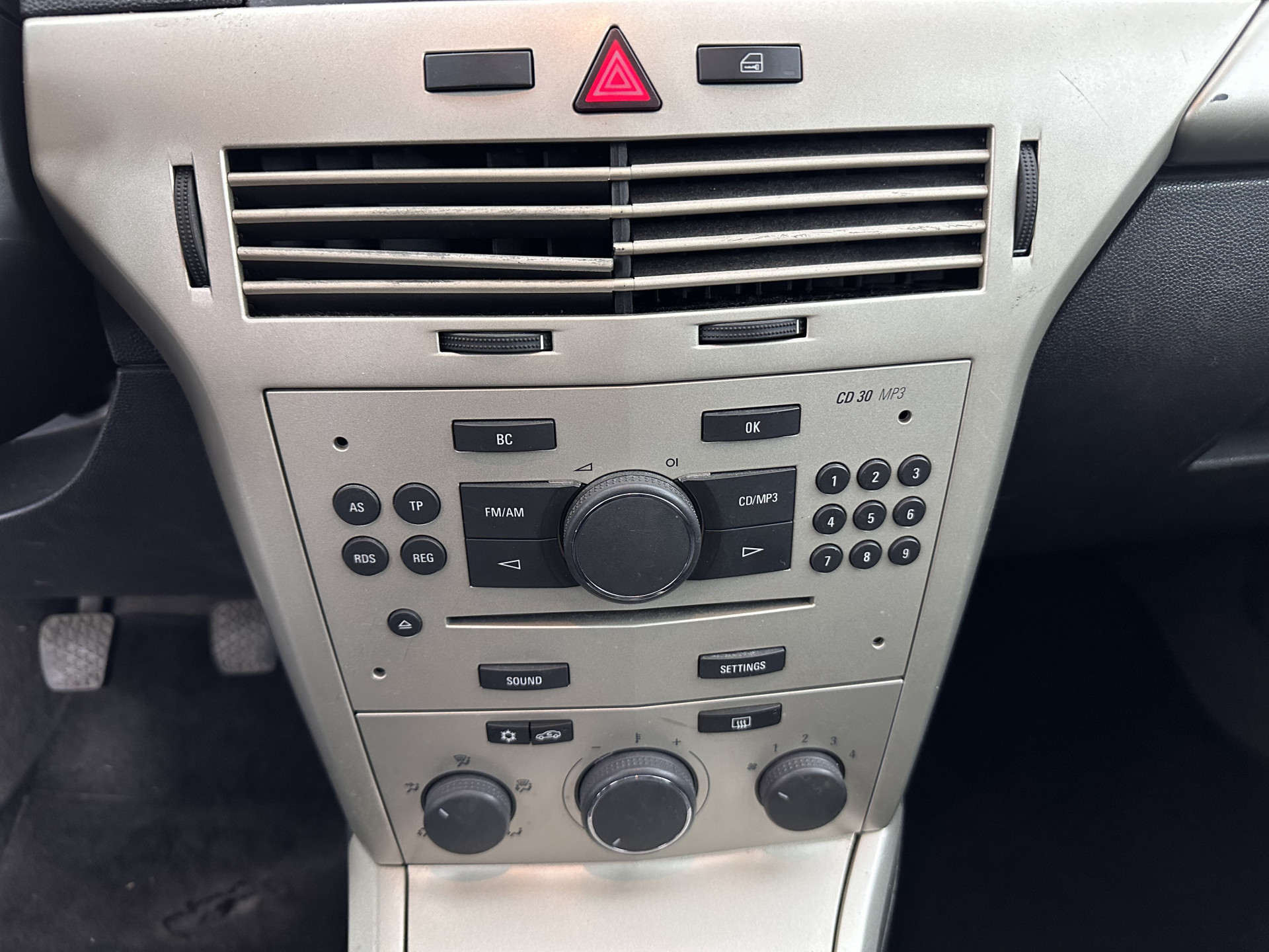 Opel Astra 1.4 Temptation *AIRCO | CRUISE | COMFORT-SEATS | TOWBAR | RADIO-CD | 16''ALU *