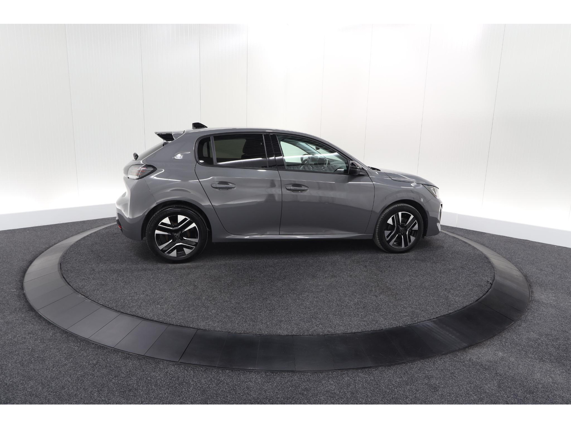 Peugeot 208 Hybrid 100 e-DCS6 Allure | Camera | Apple Carplay | Keyless Entry | Parkeersensoren