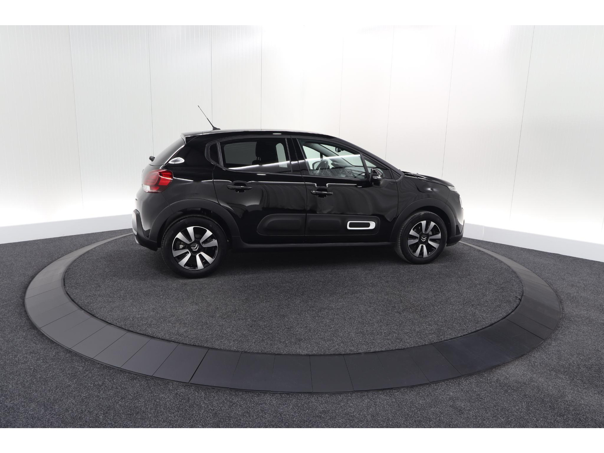 Citroen C3 PureTech 110 EAT6 Max | Apple Carplay | Parkeersensoren | Climate Control | 16 Inch Lichtmetalen Velgen