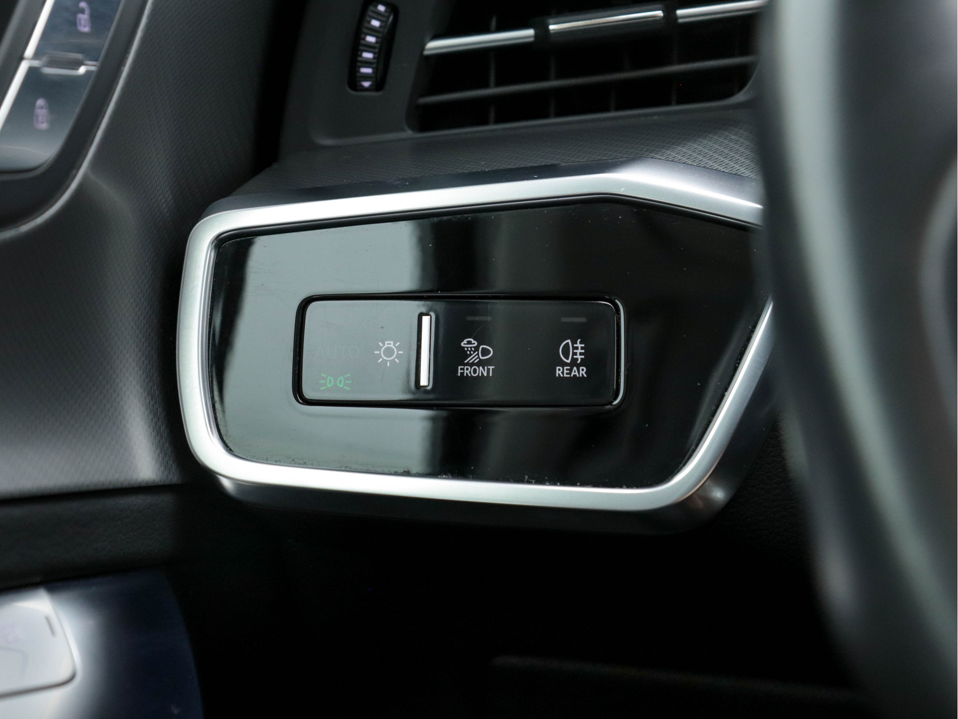 Audi A6 40 TDI Sport Launch-Edition Mild-Hybrid (INCL-BTW) Aut * LEATHER-ALCANTARA | DIGI-COCKPIT | FULL-LED | NAVI-FULLMAP | MEMORY-PACK | HEATED-SPORTSEATS | AUDI-SOUND | KEYLESS | CRUISE | LANE-ASSIST | PDC | ECC | 19"ALU*