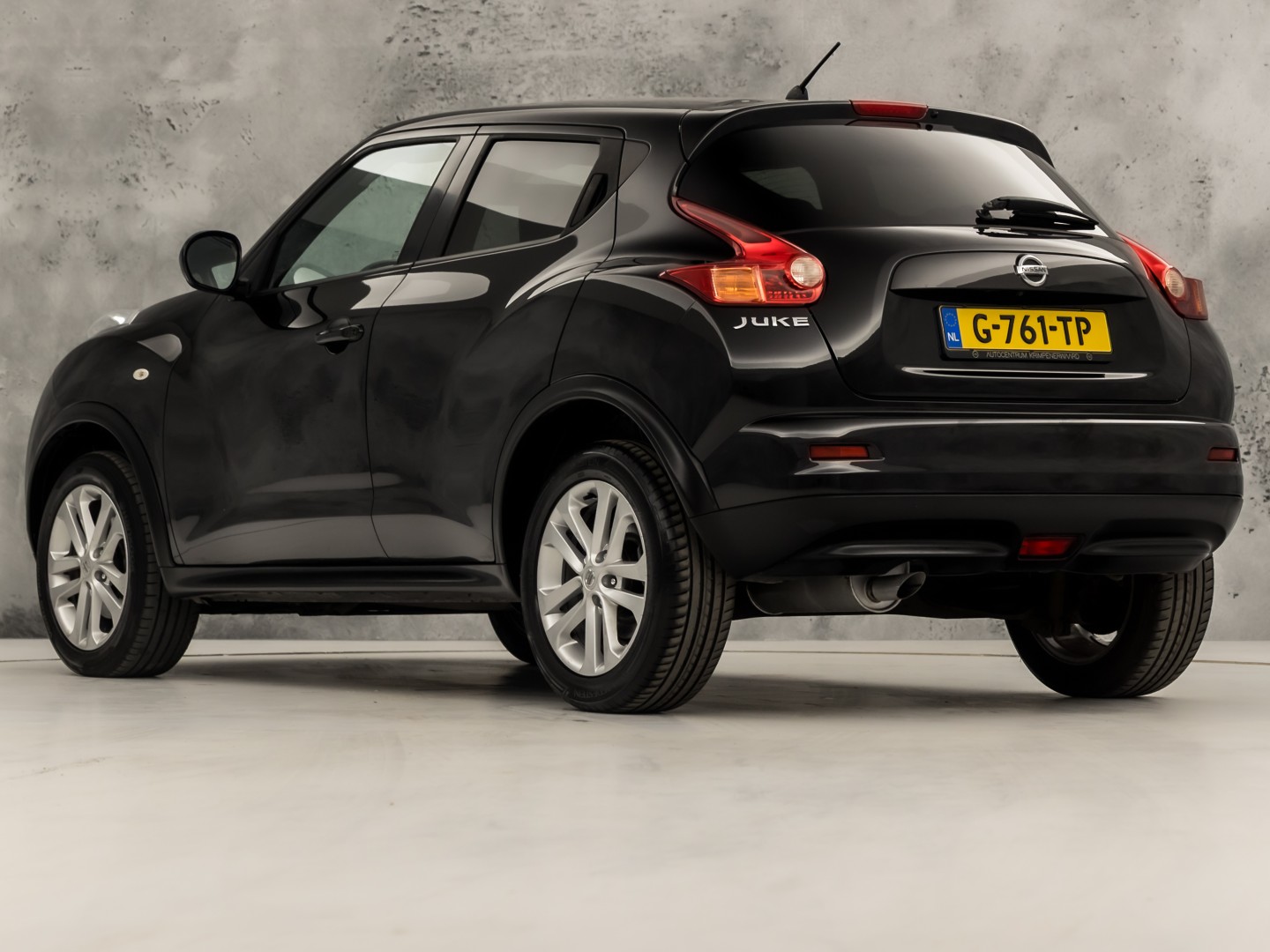 Nissan Juke 1.6 DIG-T Tekna (NAVIGATIE, CLIMATE, CAMERA, GETINT GLAS, KEYLESS, SPORTSTOELEN, LM VELGEN, CRUISE, NIEUWSTAAT)