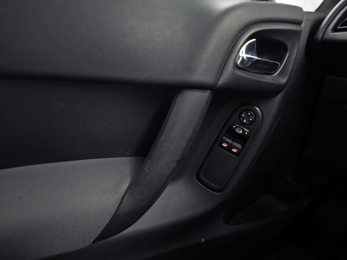 Citroën C3 1.1 Chauve Sport (LM VELGEN, ELEK RAMEN, SPORTSTOELEN, NIEUWE APK, NIEUWSTAAT)