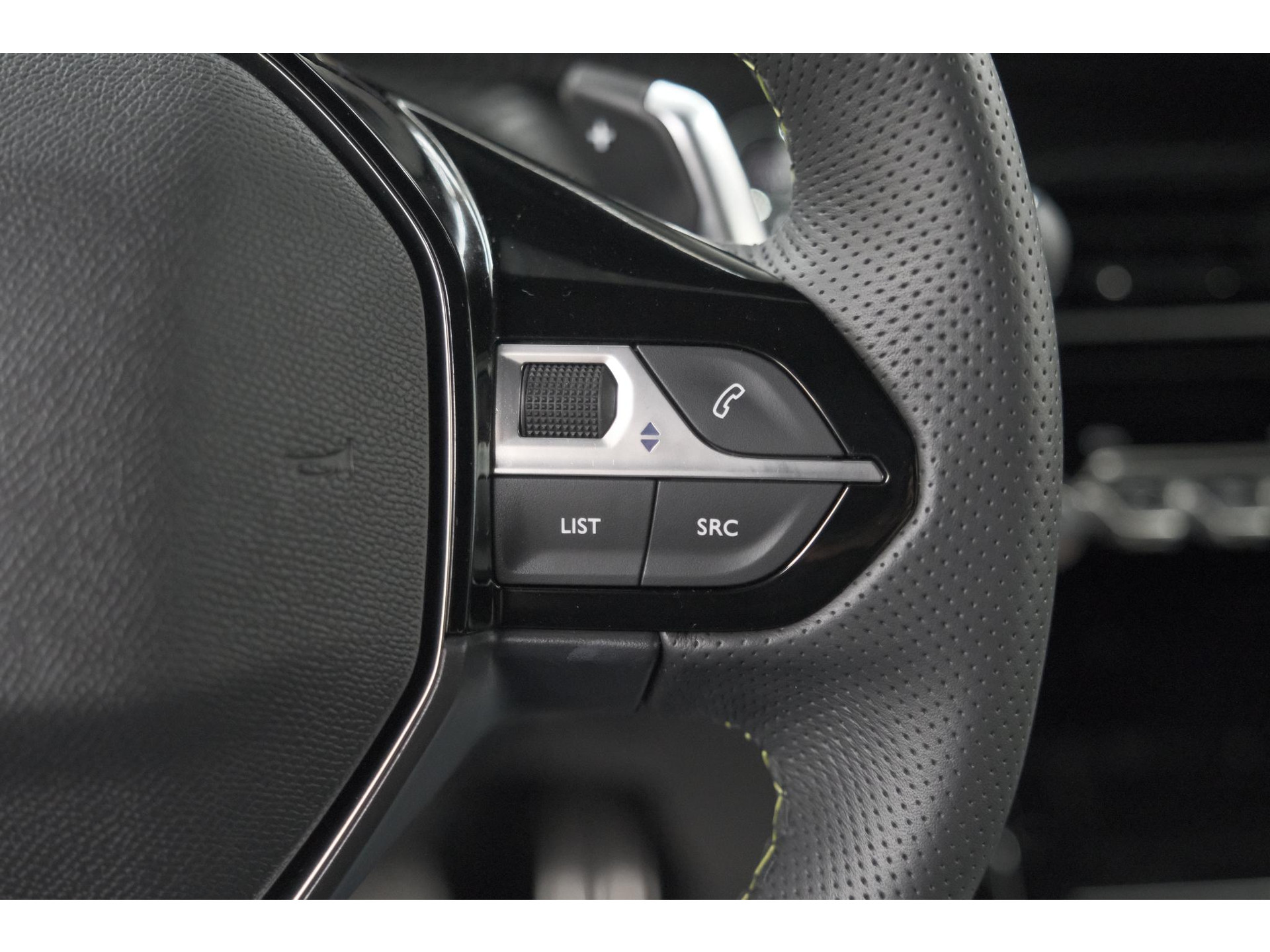 Peugeot 2008 PureTech 130 EAT8 GT | 360 Camera | Adaptieve Cruise Control | Stoelmaasage | Apple Carplay