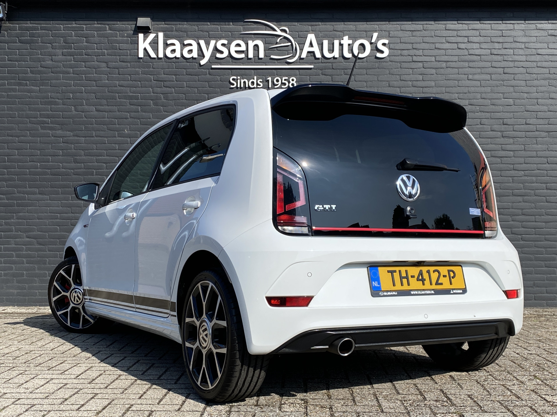 Volkswagen Up! 1.0 TSI GTI 116 pk | 17 inch lichtmetaal | stoelverwarming | climate control | zwart dak-spiegels | NL auto