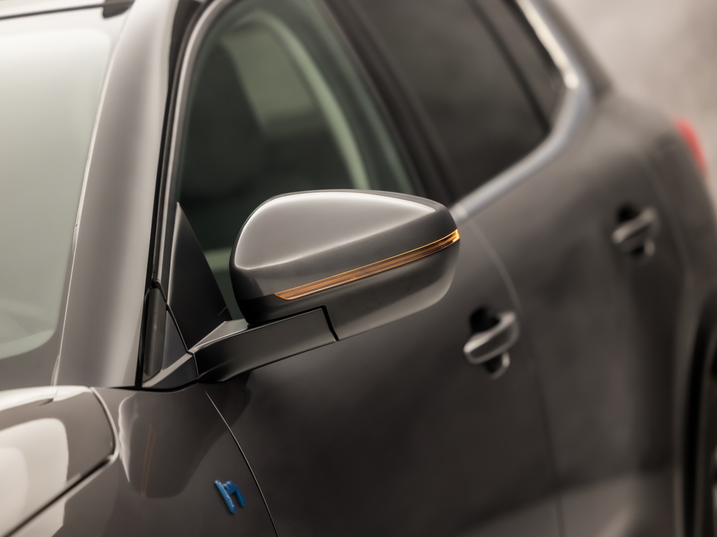 Citroën C5 Aircross 1.6 Plug-in Hybrid 225 Deluxe Sport 225Pk Automaat (APPLE CARPLAY, SOH 93%, GROOT NAVI, 360 CAMERA, GETINT GLAS, ELEK SPORTSTOELEN, LEDER, STOELVERWARMING, ADAPTIVE CRUISE, NIEUWSTAAT)