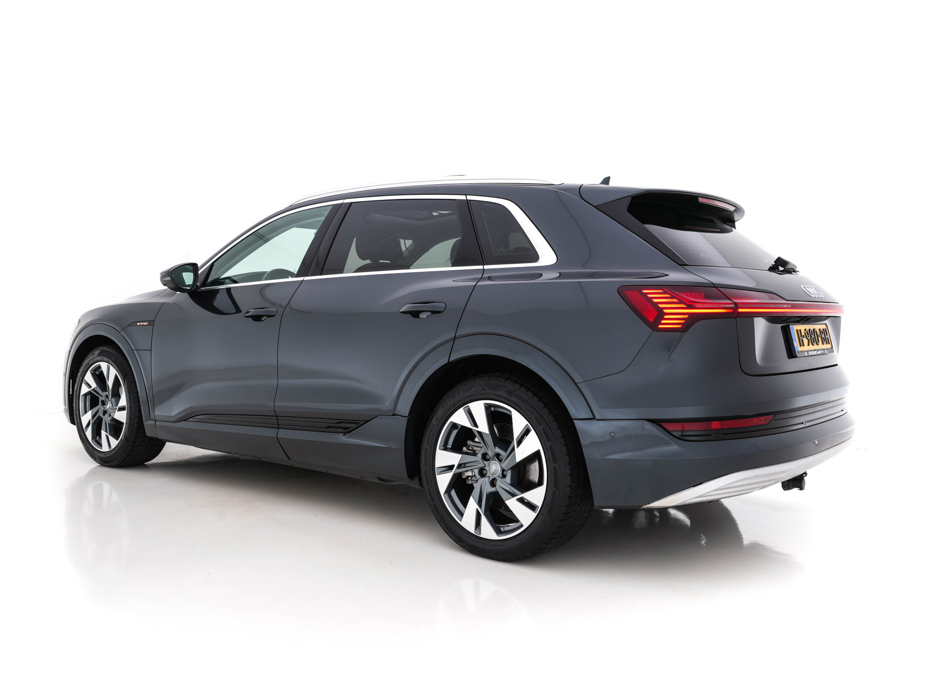 Audi e-tron 50 Quattro Advanced Launch-Edition-Plus [ 3-Fase ] (INCL-BTW) *PANO | DIGI-COCKPIT | LUXURY-LEATHER | FULL-LED | MEMORY-PACK |  KEYLESS | NAVI-FULLMAP | TOWBAR | SHIFT-PADDLES | COMFORT-SEATS | 20"ALU*