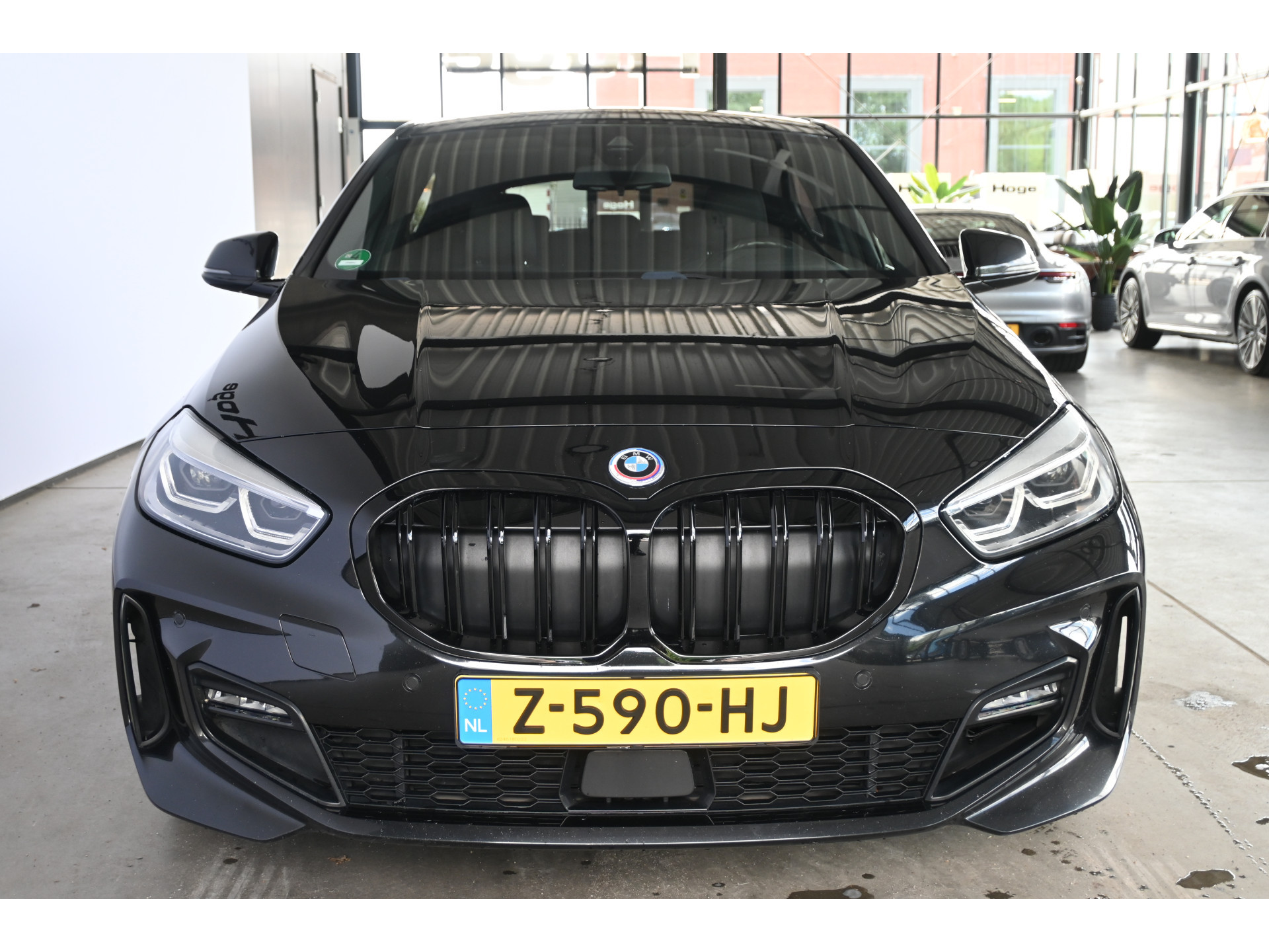 BMW 1-serie 118i High Executive Aut M Sport Navigatie Carplay Dealer Onderhouden! Inruil Mogelijk!