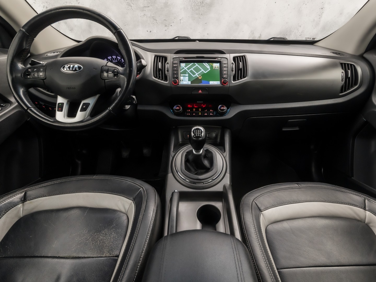 Kia Sportage 1.6 GDI Super Pack Sport (NAVIGATIE, CAMERA, CLIMATE, LEDER, SPORTSTOELEN, CRUISE, GETINT GLAS, NIEUWSTAAT)