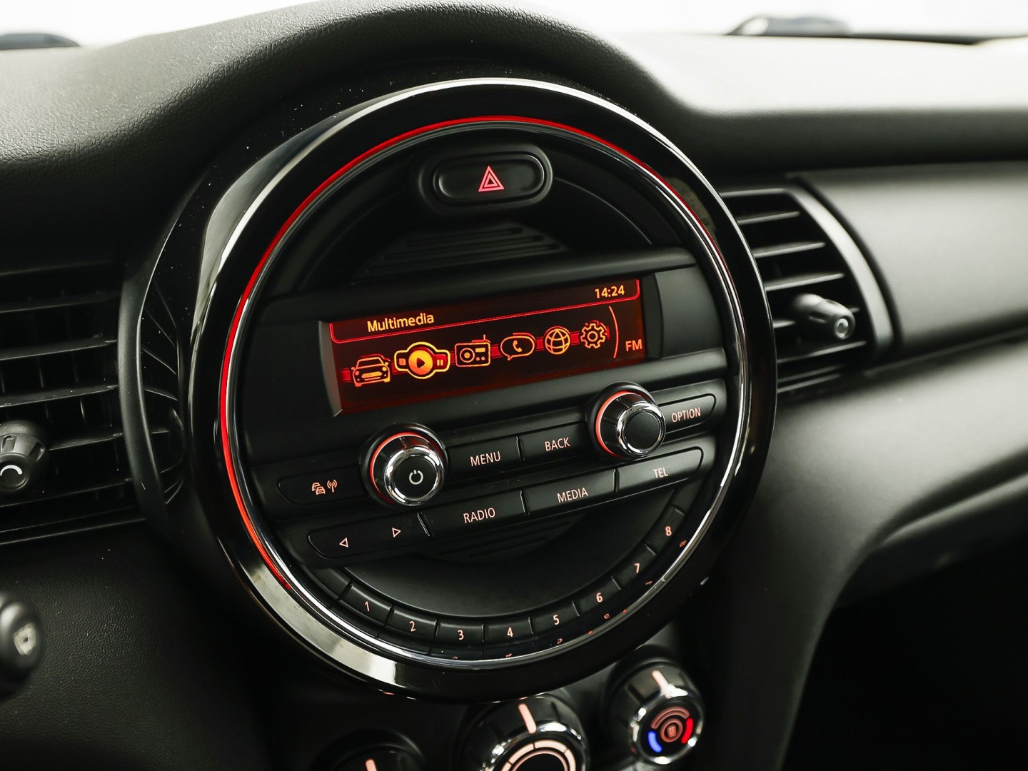 MINI One 1.2 One Sport (AIRCO, STOELVERWARMING, BLUETOOTH, SPORTSTOELEN, GETINT GLAS, ELEK RAMEN, NIEUWSTAAT)