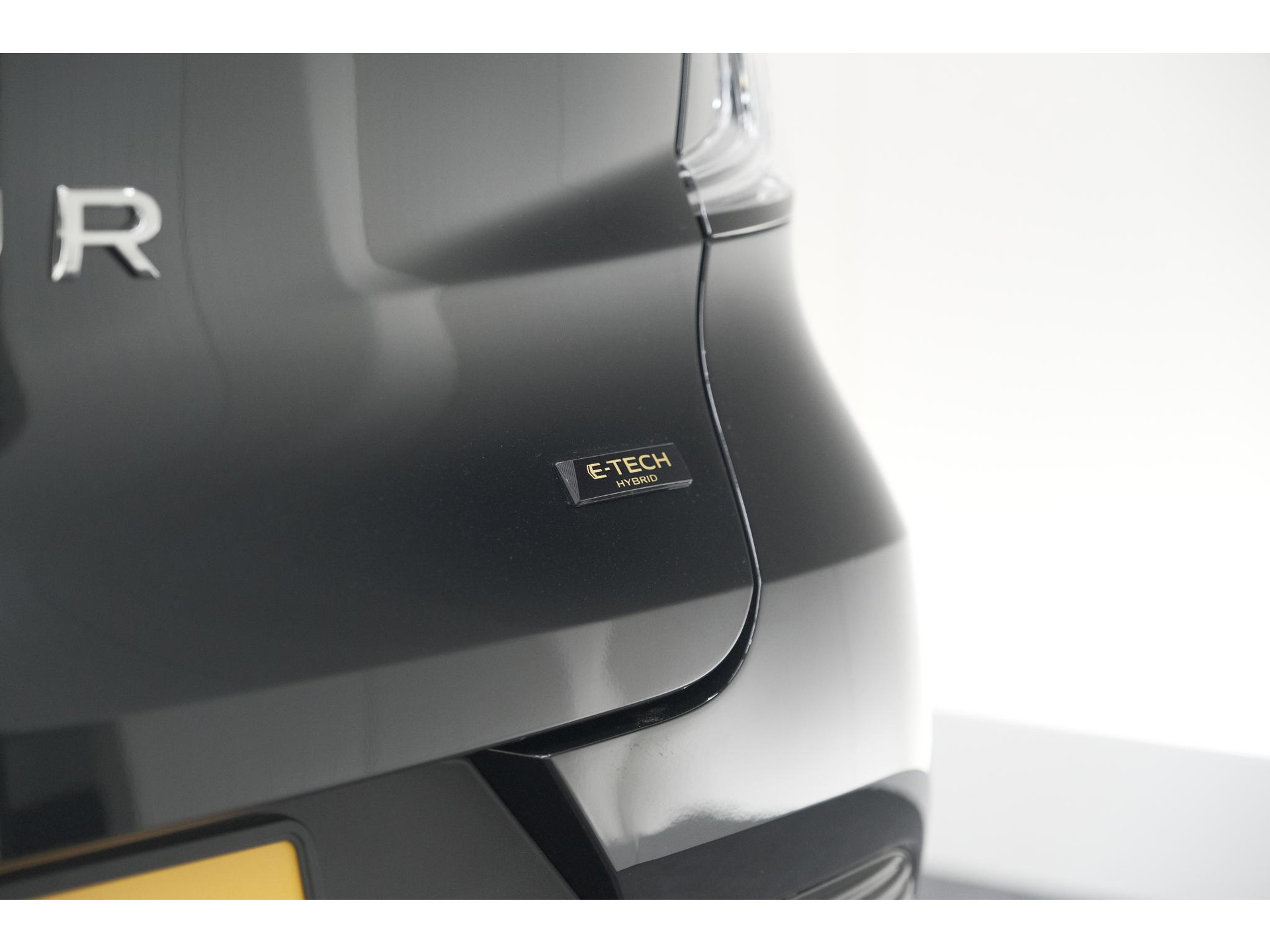 Renault Captur 1.6 E-Tech full hybrid 145 Techno | 360 Camera | Adaptieve Cruise Control | Apple Carplay | 18 Inch Lichtmetalen Velgen