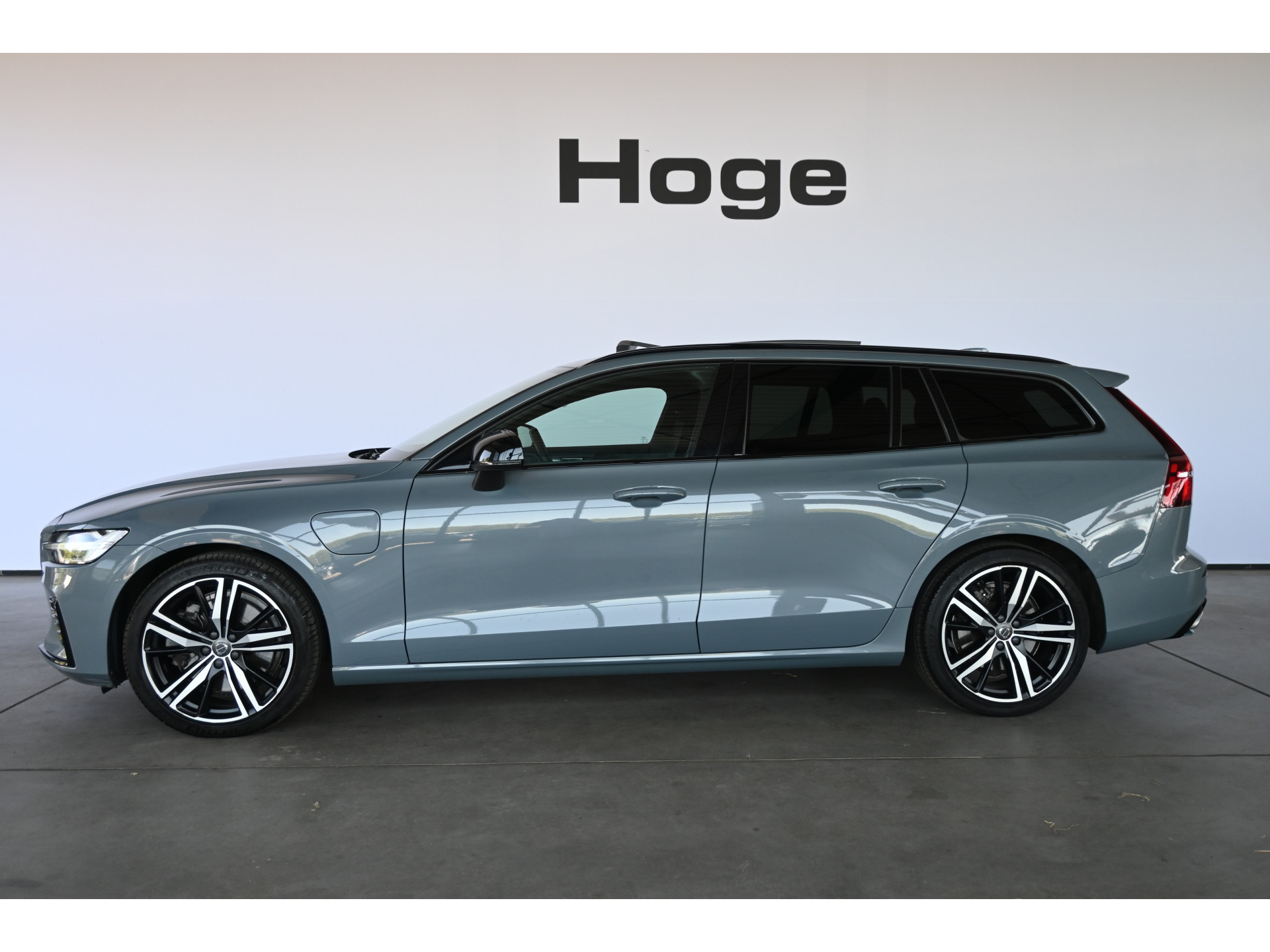 Volvo V60 2.0 T8 Plug-in hybrid AWD Plus Bright Panoramdak Stoelverwarming Carplay Led Adaptieve Cruise  Clima Lane Assist Camera 100% Onderhouden! Inruil Mogelijk!