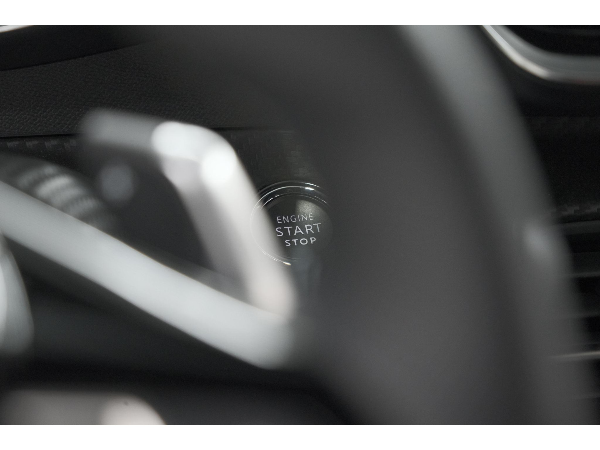Peugeot 2008 Hybrid 145 e-DCS6 GT | Camera | Apple Carplay | Parkeersensoren
