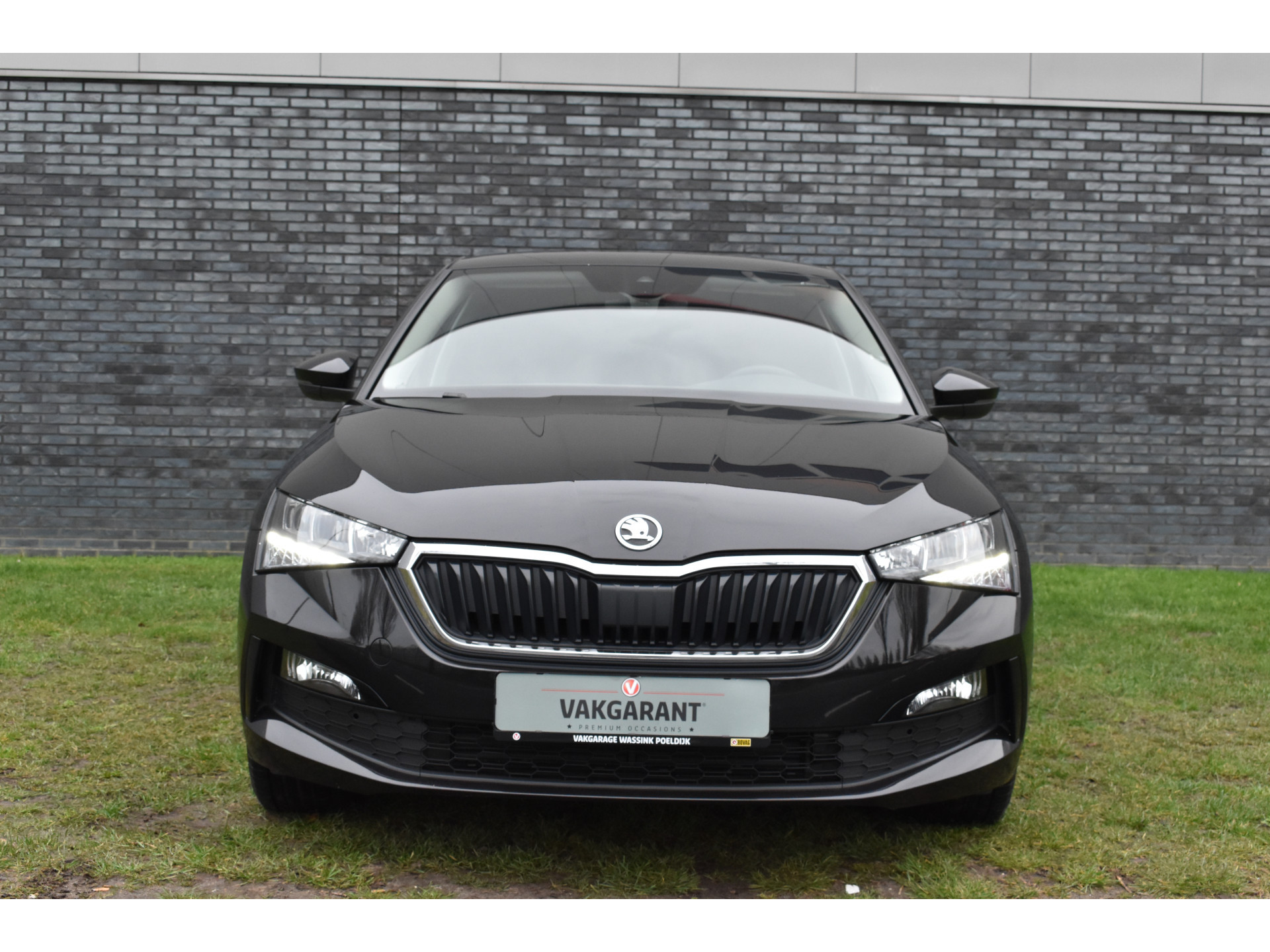 ŠKODA Scala 1.0 TSI Ambition Automaat Carplay Navigatie Front/lane assist Stoelverwarming Parkeer sensoren