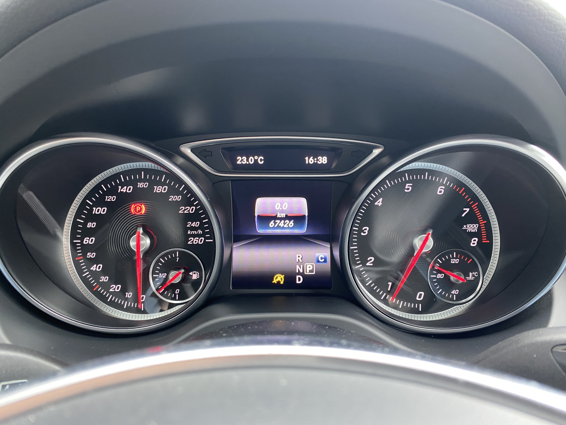 Mercedes-Benz CLA-klasse Shooting Brake 180 AMG Edition AUT. | 1e eigenaar | dealer onderh. | navigatie | a. carplay | alcantara interieur