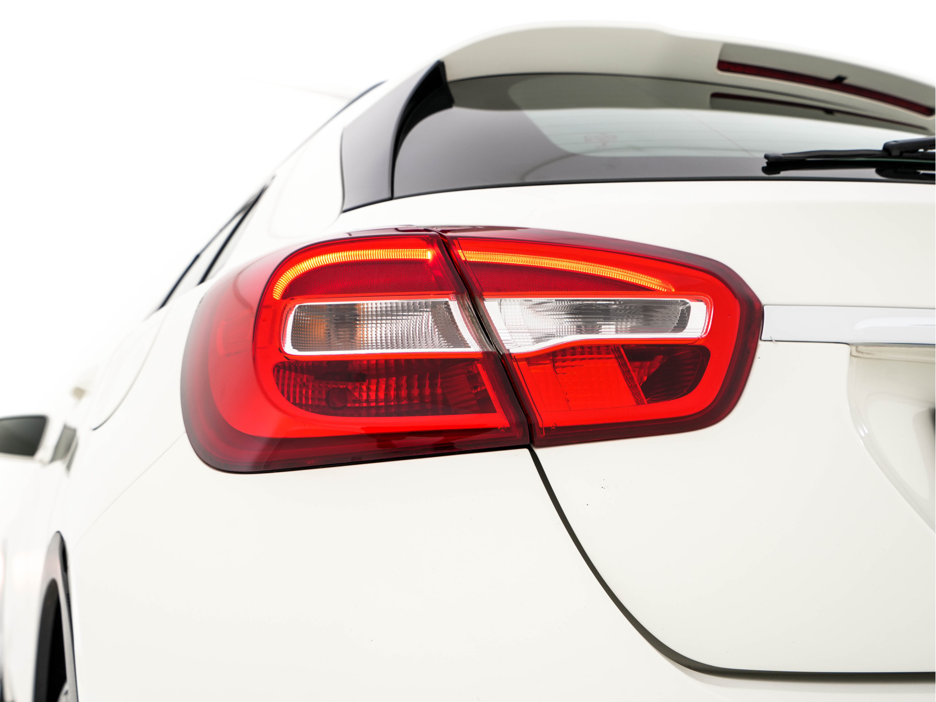 Mercedes-Benz GLA-klasse 200 CDI Ambition NAVI -FULLMAP | AIRCO | PDC | CRUISE | COMFORT-SEATS | 17"ALU*