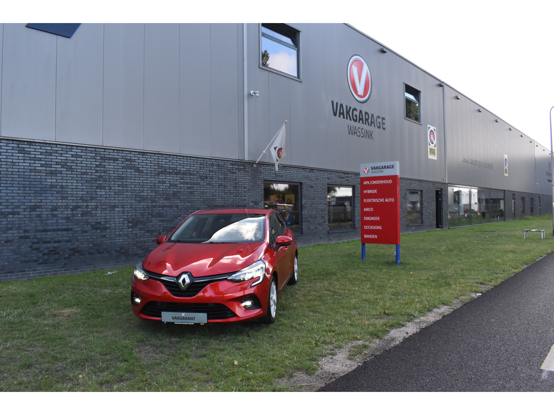 Renault Clio 1.0 TCe Bi-Fuel Zen G3 Gas dus super voordelig rijden 215,- per 3 maanden wegenbelasting Prijs incl. btw Gas kost 0,83 cent per liter