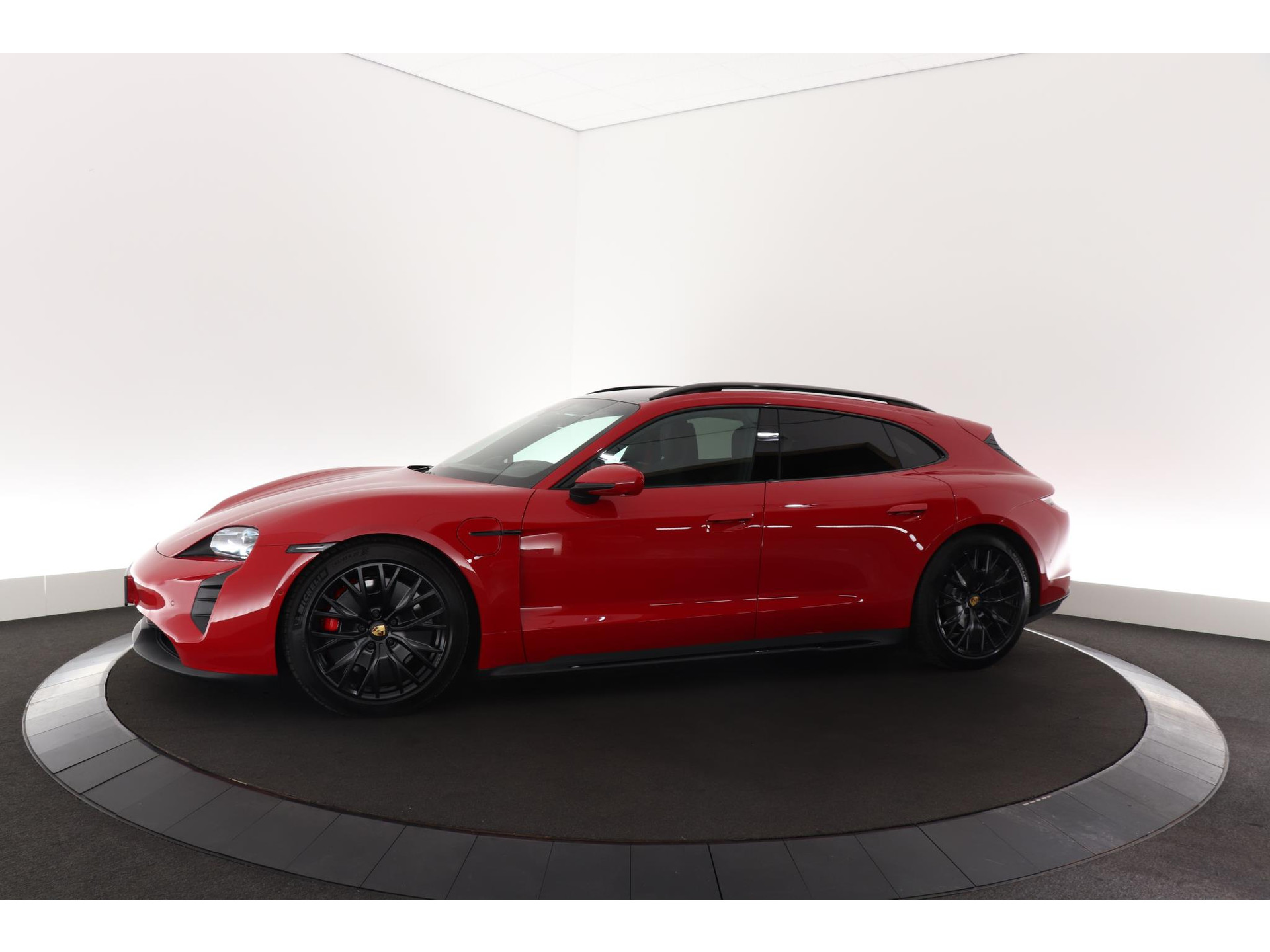 Porsche Taycan Sport Turismo GTS | 93 kWh Accu Plus | Surround View | InnoDrive | Sport Chrono Pakket | Panoramadak