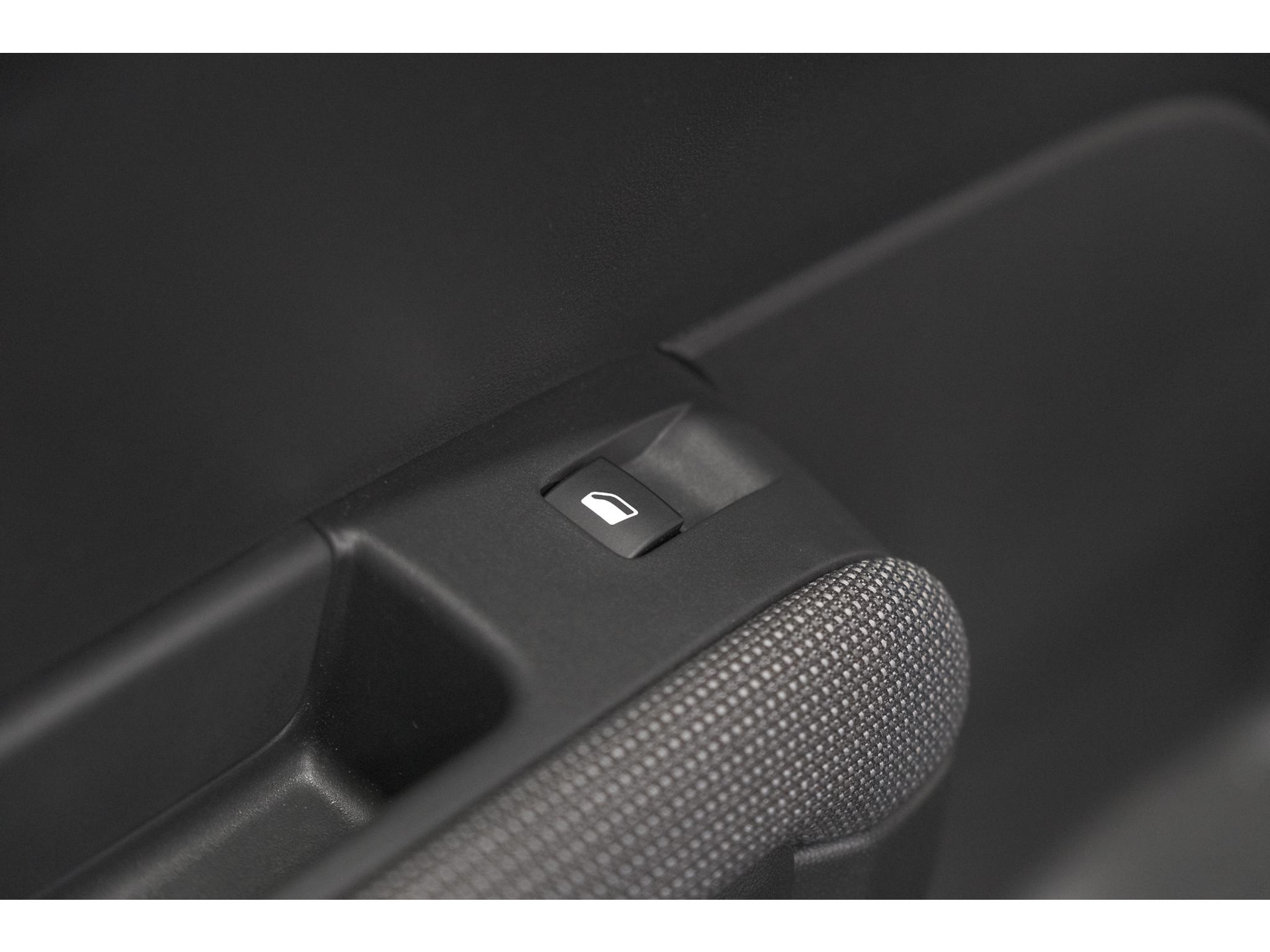 Citroen C3 Aircross PureTech 130 EAT6 Shine | Parkeersensoren | Apple Carplay | Stoelverwarming