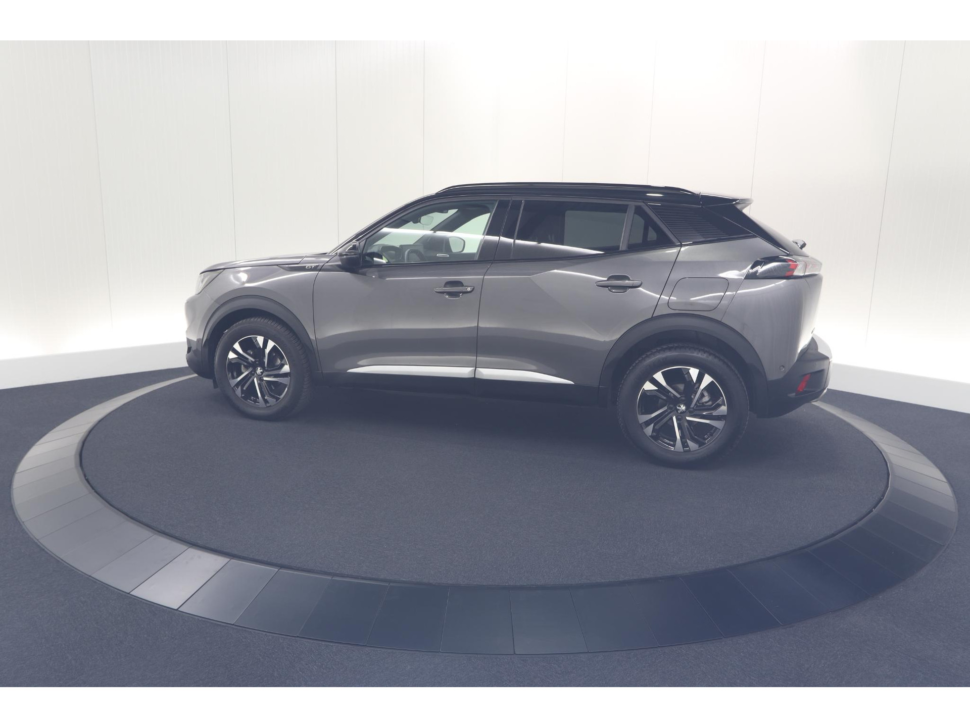 Peugeot 2008 PureTech 130 EAT8 GT | Camera | Dodehoekdetectie | Apple Carplay | Pack Winter