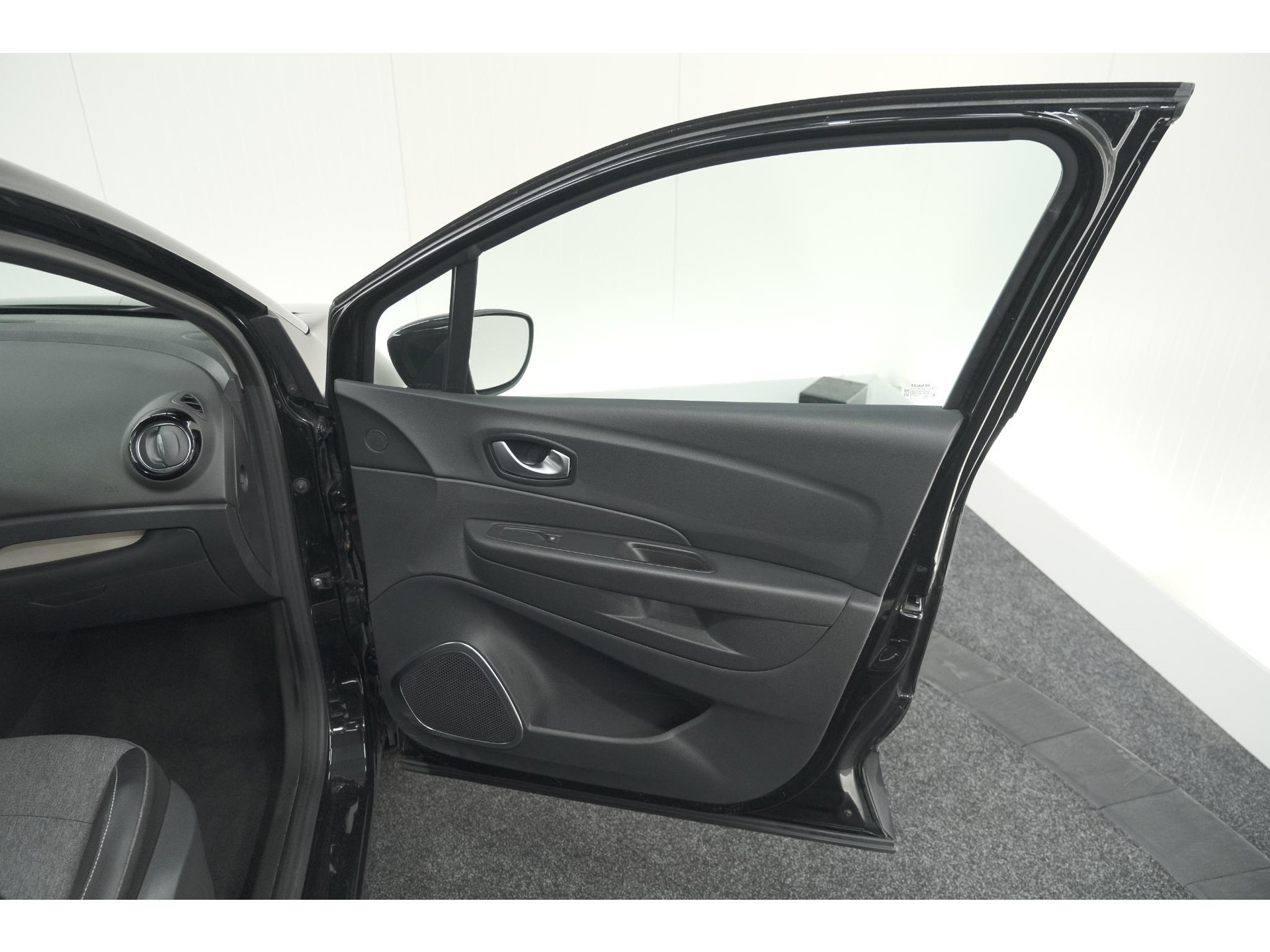 Renault Captur TCe 130 Intens | Camera | Navigatie | Parkeersensoren | Climate Control