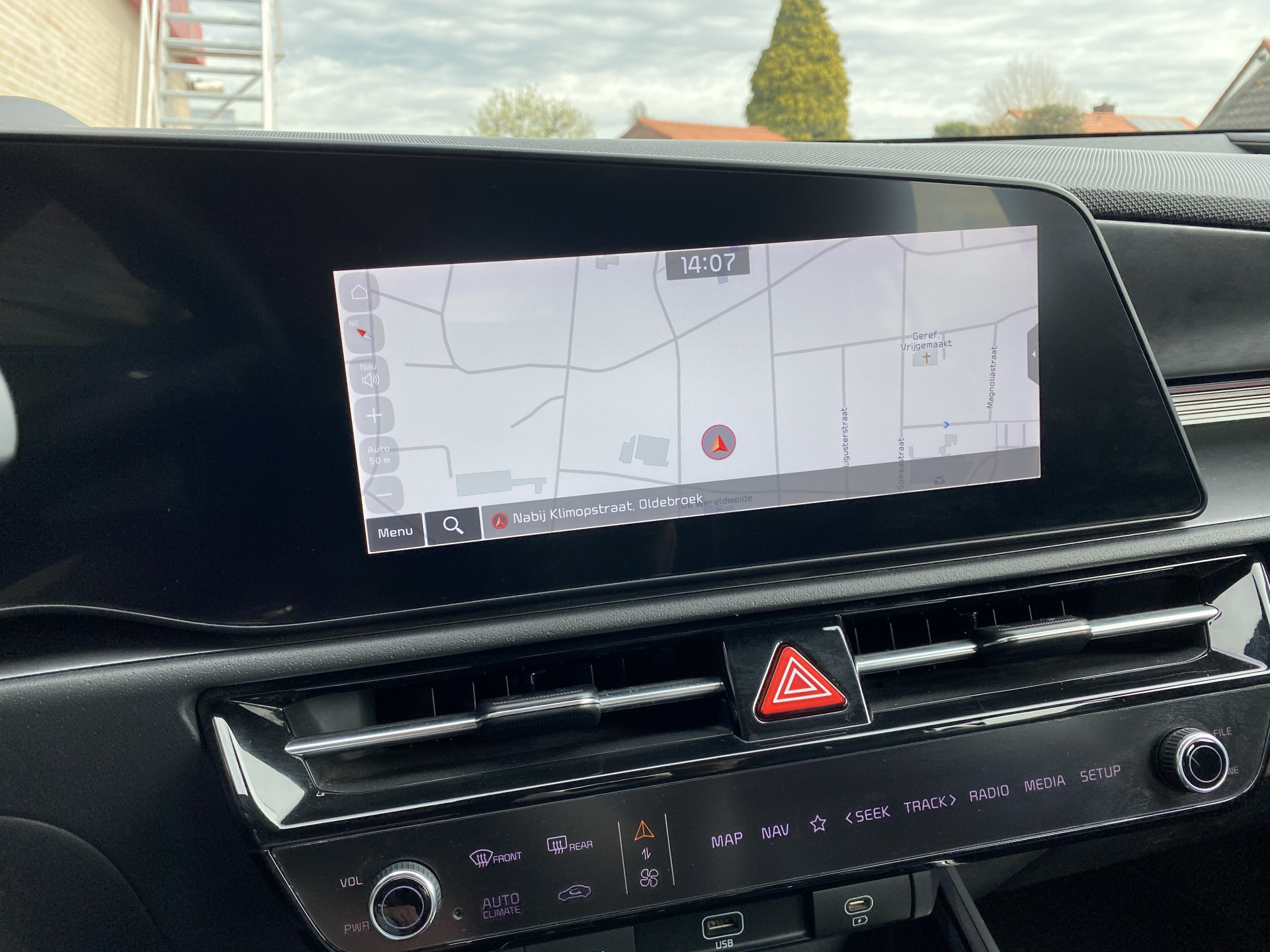 Kia Niro 1.6 GDi PHEV 184 pk DynamicLine AUT. | 1e eigenaar | navigatie | adaptieve cruise | camera | 2 laadkabels | keyless entry