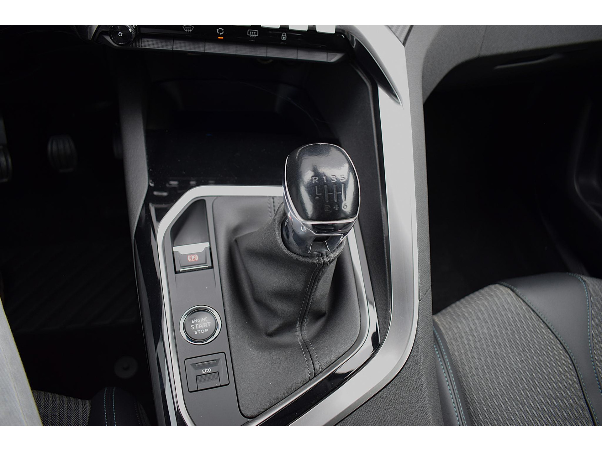 Peugeot 3008 1.2 PureTech Allure | Half Leer | Camera | HUD | Apple CarPlay
