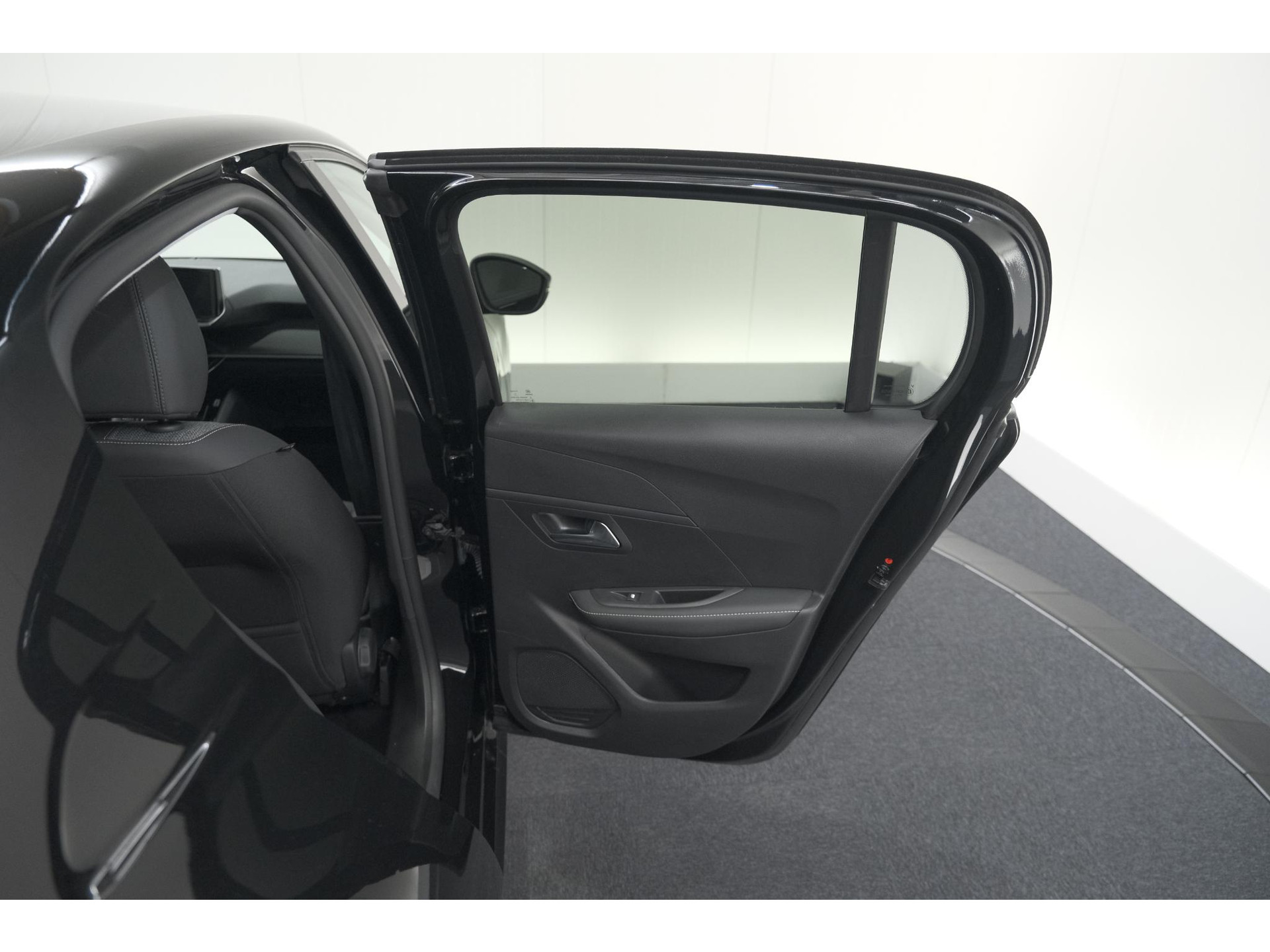 Peugeot 208 PureTech 100 Allure | Apple Carplay | Parkeersensoren | Climate Control