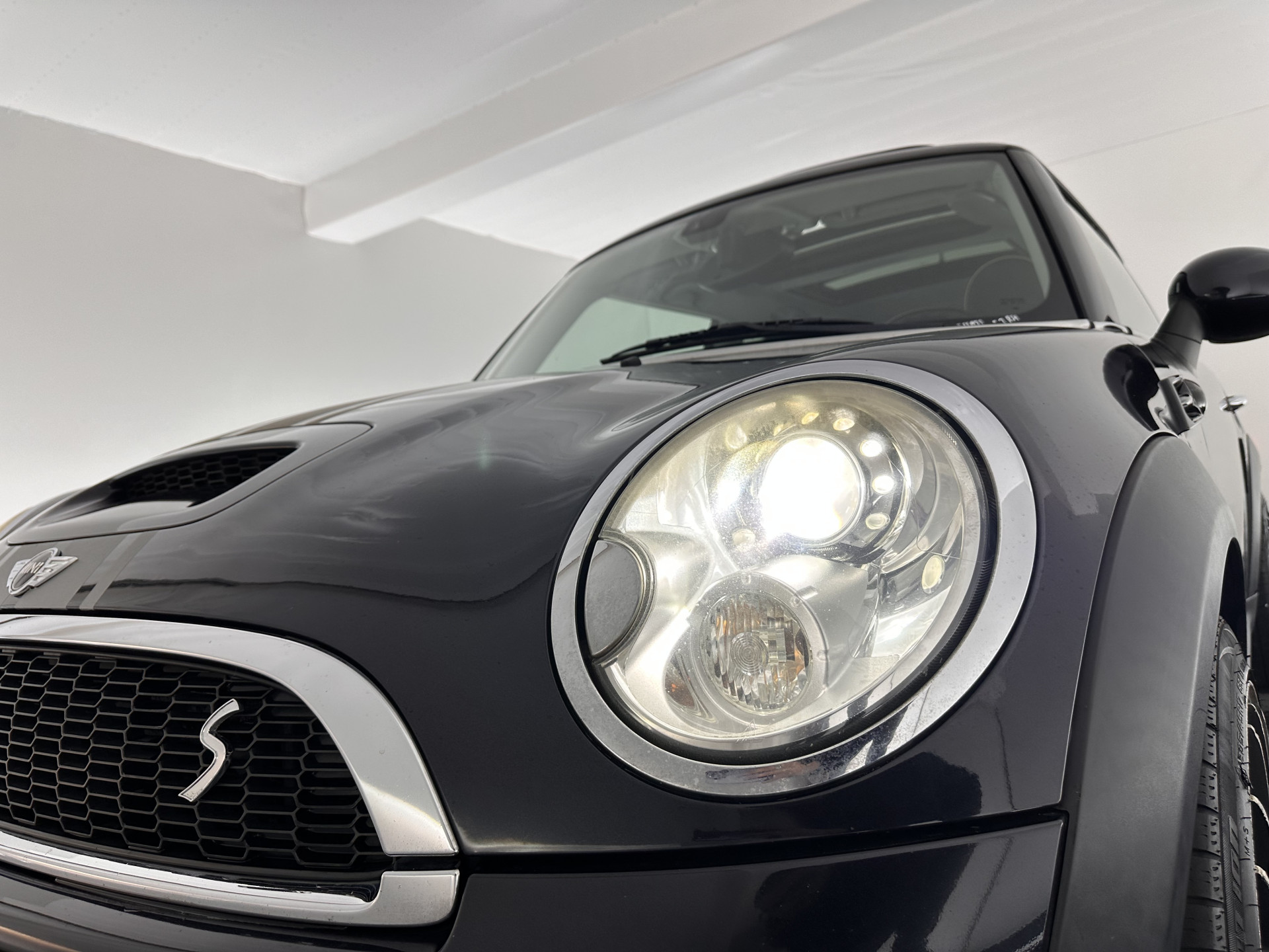 MINI Mini 1.6 Cooper S Chili-Pack ! STORING OLIEDRUK-OILPRESSURE FAULT ! Aut. *PANO | FULL-LEATHER | BI-XENON | SPORT-SEATS | NAVI-FULLMAP | ECC | HEATED-SEATS | SHIFT-PADDLES | PDC | CRUISE | 17''ALU*