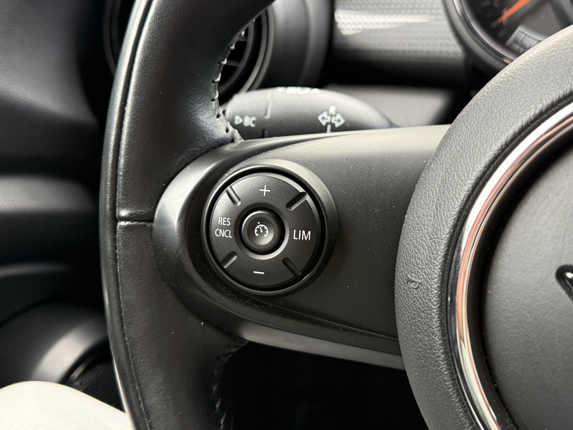 MINI 5-Deurs 1.5 Cooper Pepper | Keyless | Dealeronderhouden | All-Season