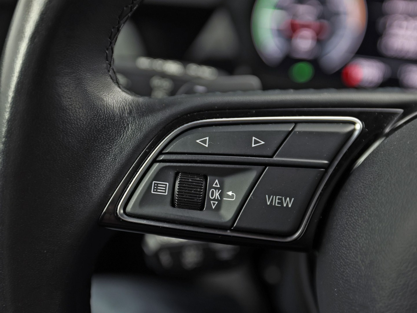 Audi A3 Sportback 40 TFSI e Sport 204Pk Automaat (APPLE CARPLAY, GROOT NAVI, LEDER, STOELVERWARMING, SPORTSTOELEN, ADAPTIVE CRUISE, GETINT GLAS, NIEUWSTAAT)