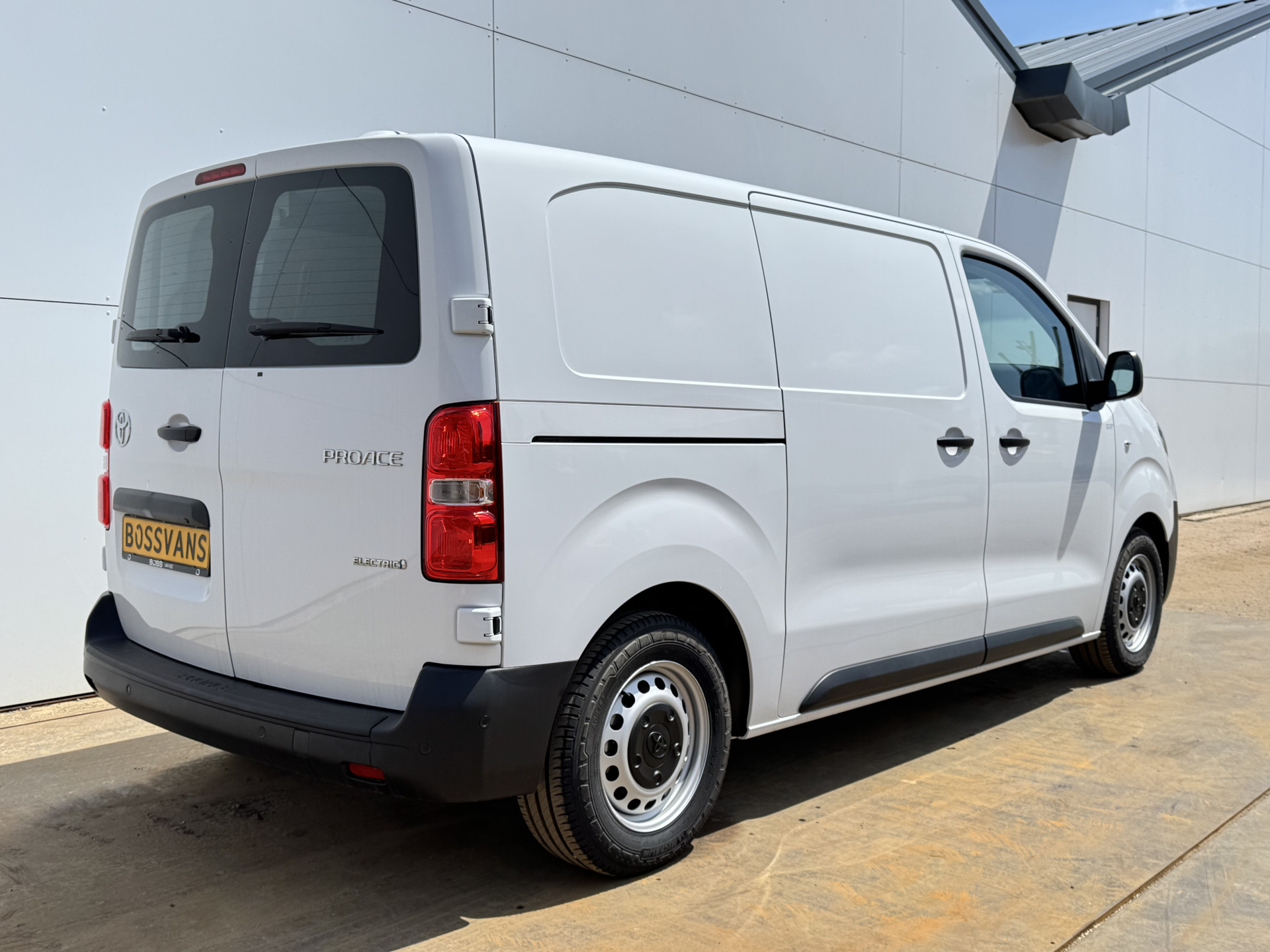 Toyota Proace Electric 75kWh Nieuw! Elektrisch L1 348km WLTP Snelladen Climate Control Cruise Control Camera Parkeersensoren v+a
