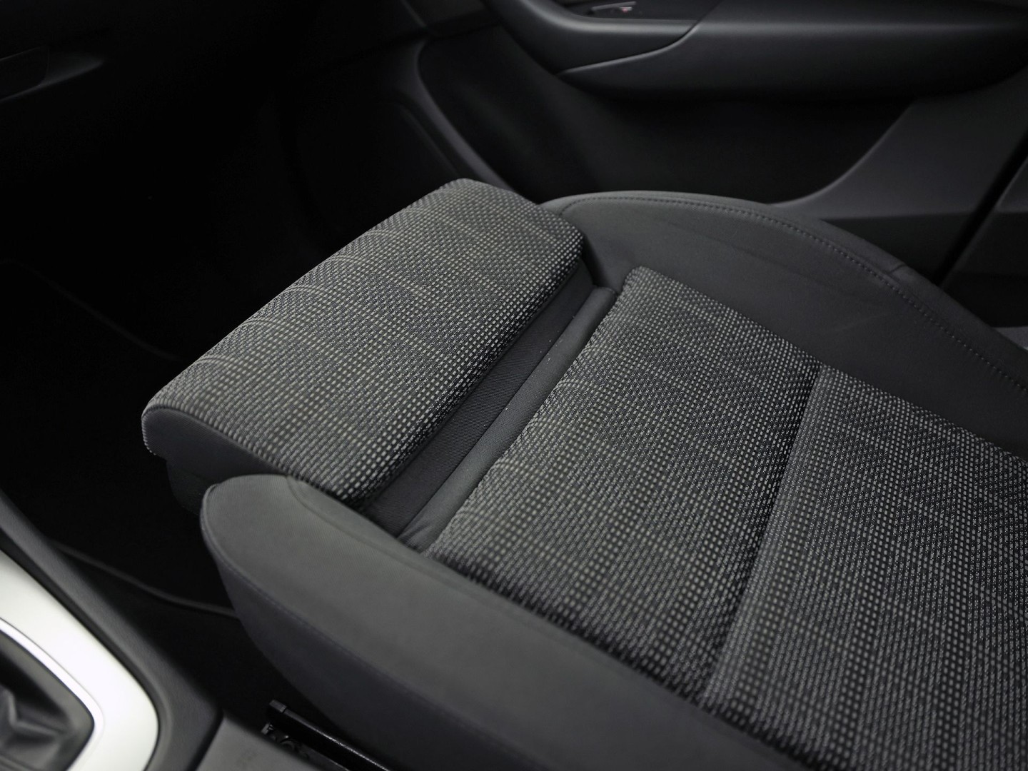 Audi Q3 1.4 TFSI Sport 150Pk Automaat (NAVIGATIE, CLIMATE, CAMERA, STOELVERWARMING, SPORTSTOELEN, XENON, DRIVE SELECT, CRUISE, NIEUWSTAAT)