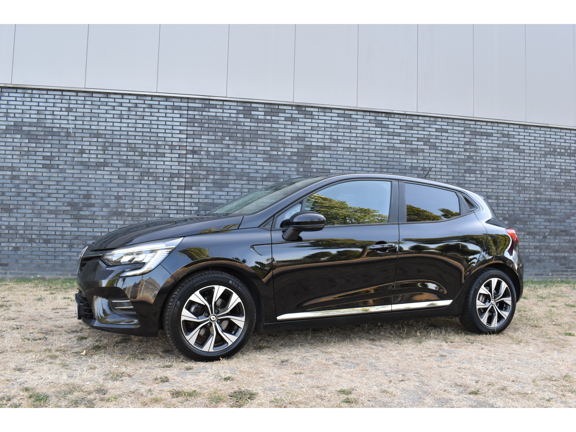 Renault Clio 1.6 E-Tech Hybrid 145 Evolution Hybride Automaat  Navigatie