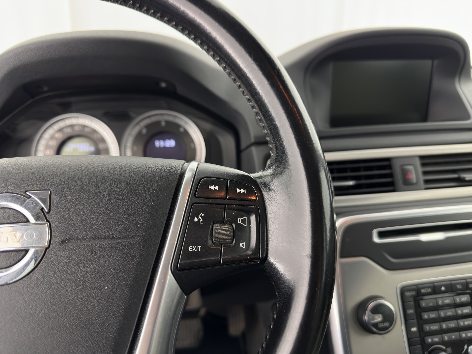 Volvo XC70 2.0 D3 FWD Limited Edition Aut. *LEATHER | BI-XENON | ADAPTIVE-CRUISE | BLIS | NAVI-FULLMAP | HEATED-COMFORTSEATS | ECC | PRIVACY-GLASS | LANE-ASSIST | PDC | TOWBAR | 17''ALU*