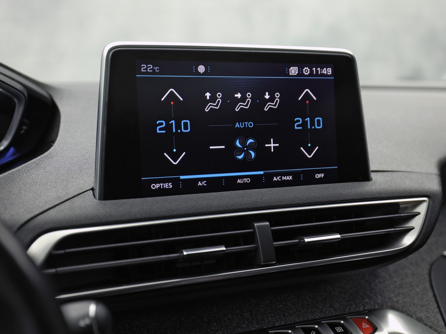Peugeot 3008 1.2 PureTech Sport Automaat (PANORAMADAK, APPLE CARPLAY, GROOT NAVI, 360 CAMERA, LEDER, STOELVERWARMING, SPORTSTOELEN, GETINT GLAS, KEYLESS, DRIVE SELECT, NIEUWSTAAT)