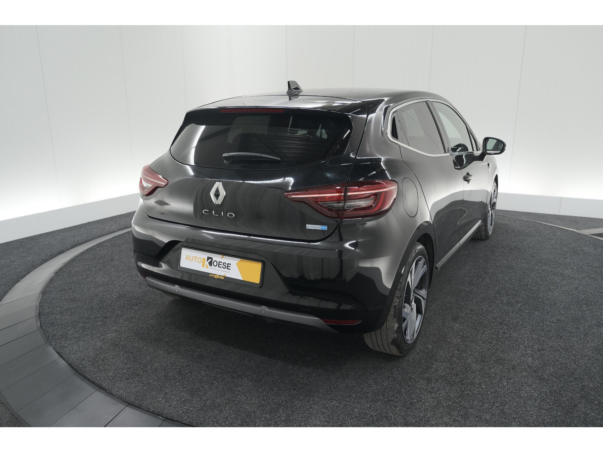 Renault Clio 1.6 E-Tech Hybrid 140 R.S. Line | 360 Camera | Apple Carplay | 9.3 Inch Groot Scherm | Sportstoelen