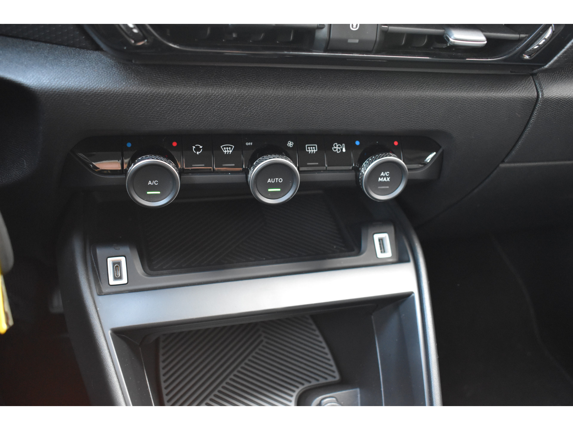 Citroën Ë-C4 Feel Pack 50 kWh Navigatie