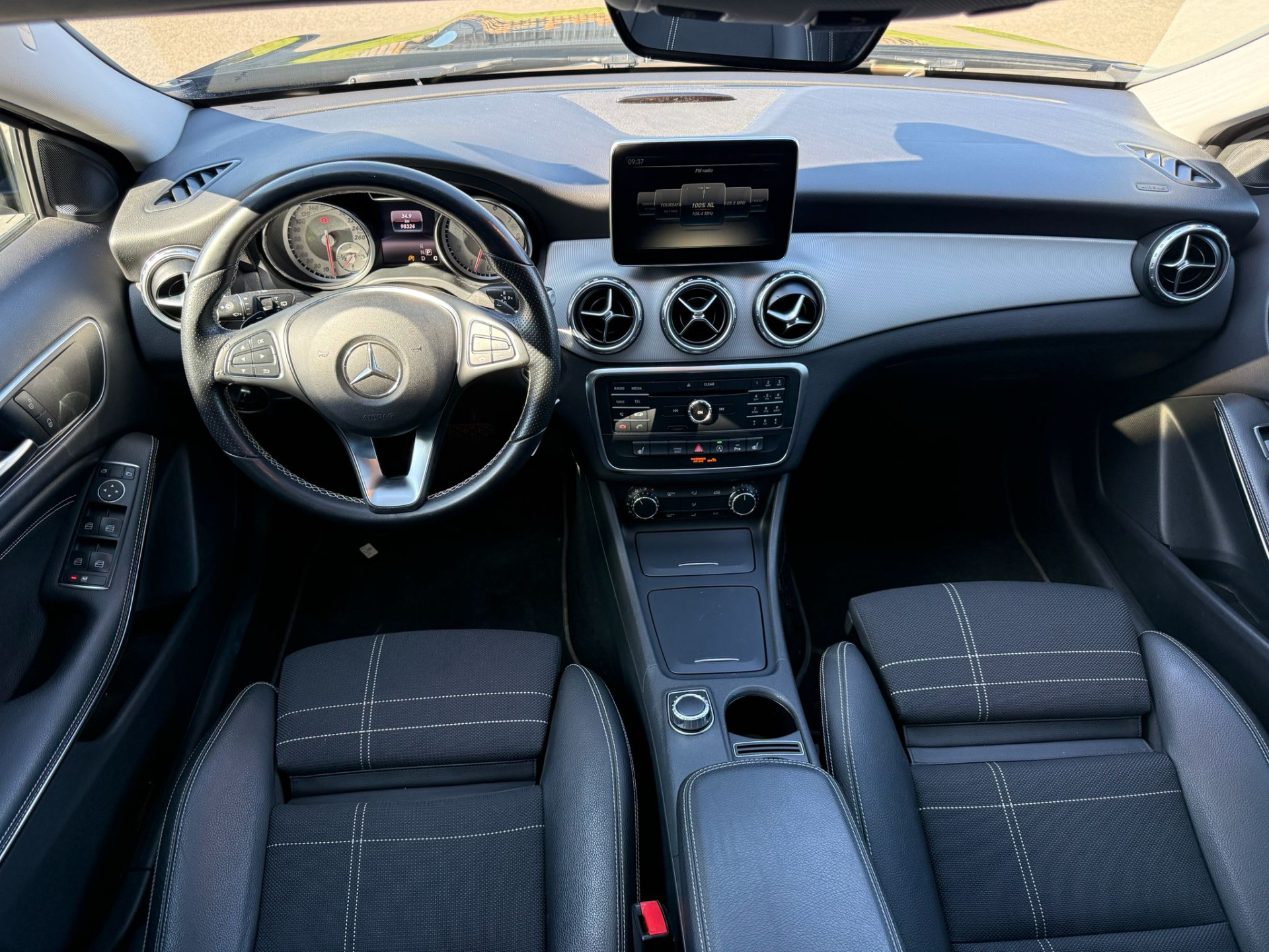 Mercedes-Benz GLA-klasse 200 Prestige | 1E EIGENAAR | 3/6/12MND GARANTIE| AUTOMAAT | PANO | LED | TREKHAAK | CRUISE | LMV |